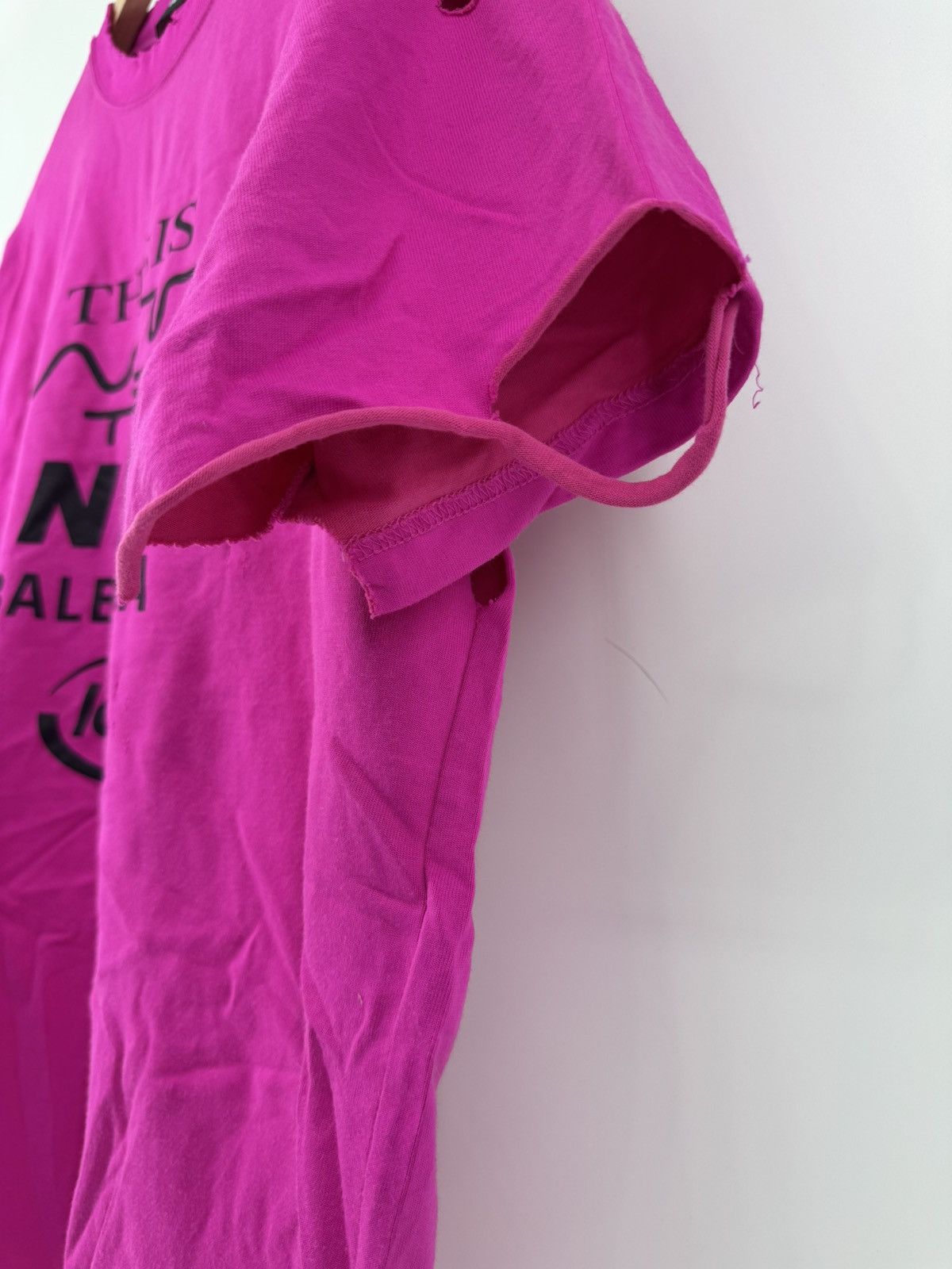 Balenciaga Balenciaga This Is Not The New Balenciaga T-Shirt Size Large Size US L / EU 52-54 / 3 - 3 Thumbnail