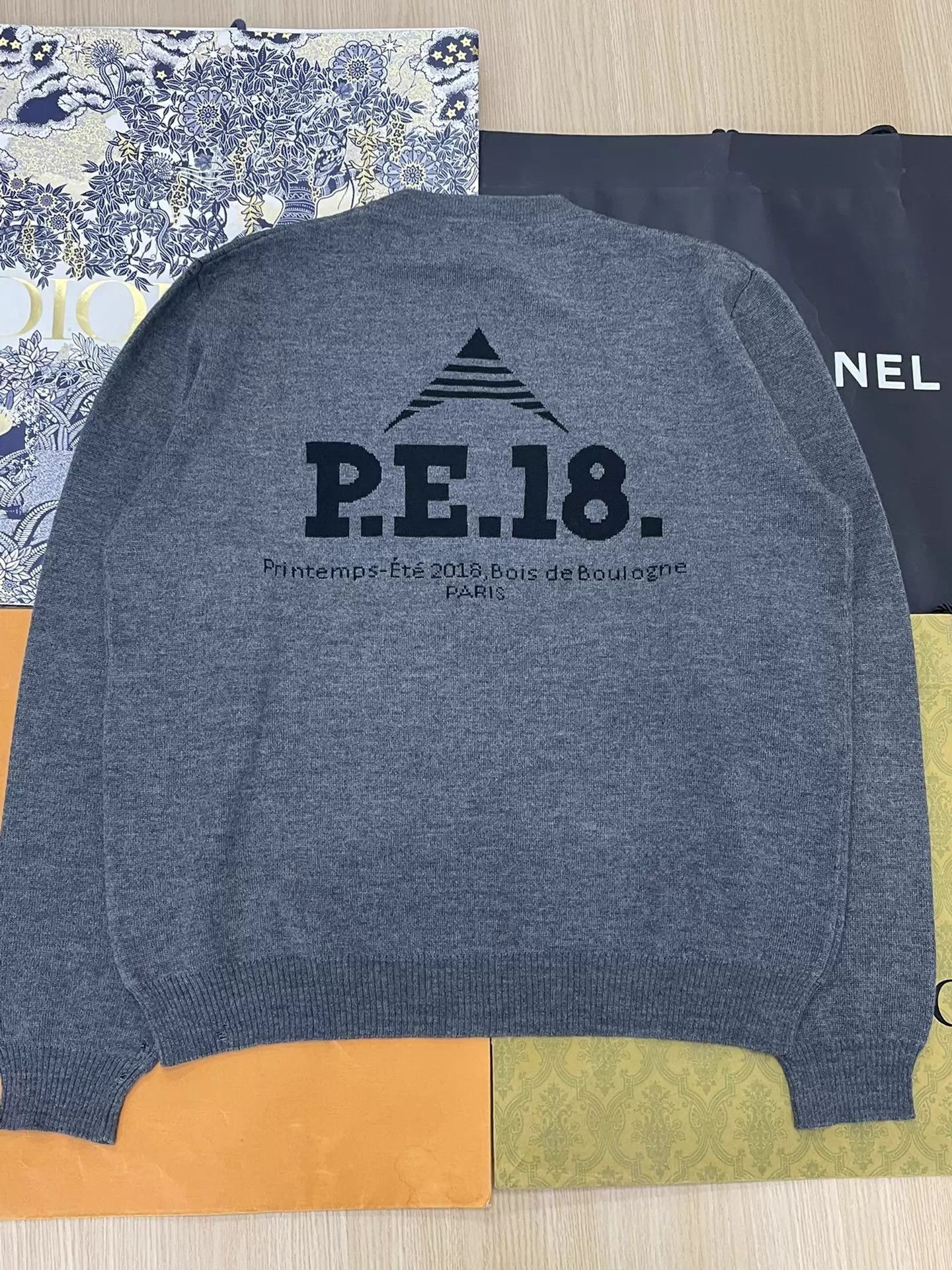 Balenciaga Gray Crewneck Sweater - Size M Size US M / EU 48-50 / 2 - 3 Thumbnail