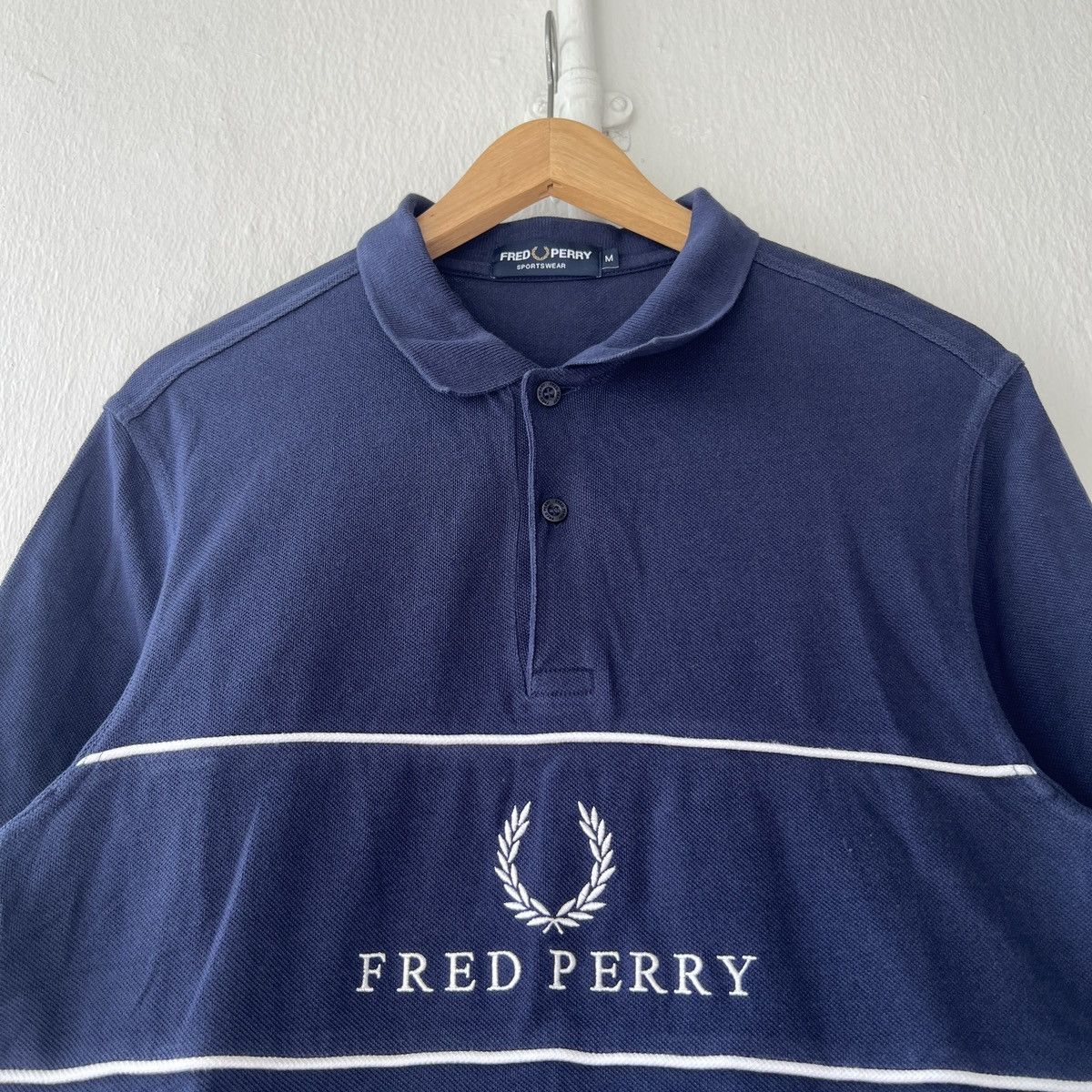Fred Perry Fred Perry Centre Logo Embroidered Polo Tee Size US M / EU 48-50 / 2 - 2 Thumbnail