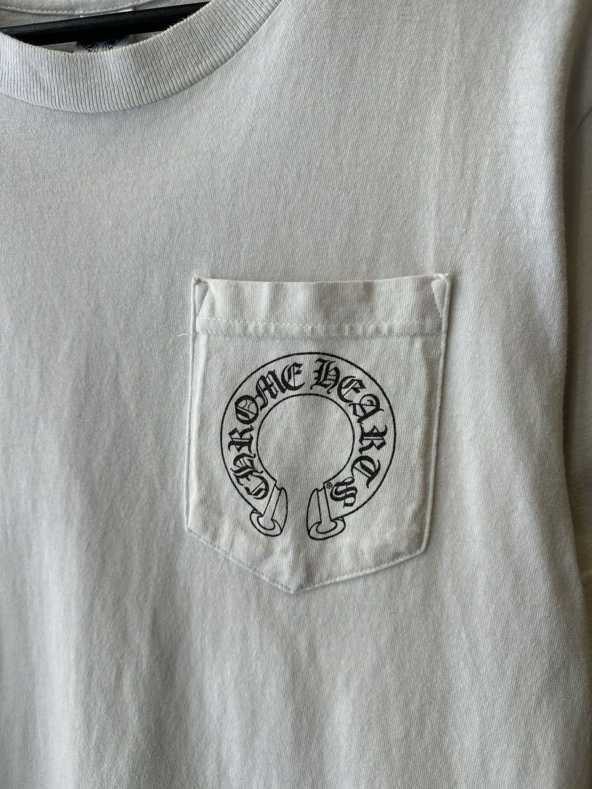Chrome Hearts Vintage Chrome Hearts Scroll Horseshoe Pocket Tee Size US M / EU 48-50 / 2 - 5 Thumbnail