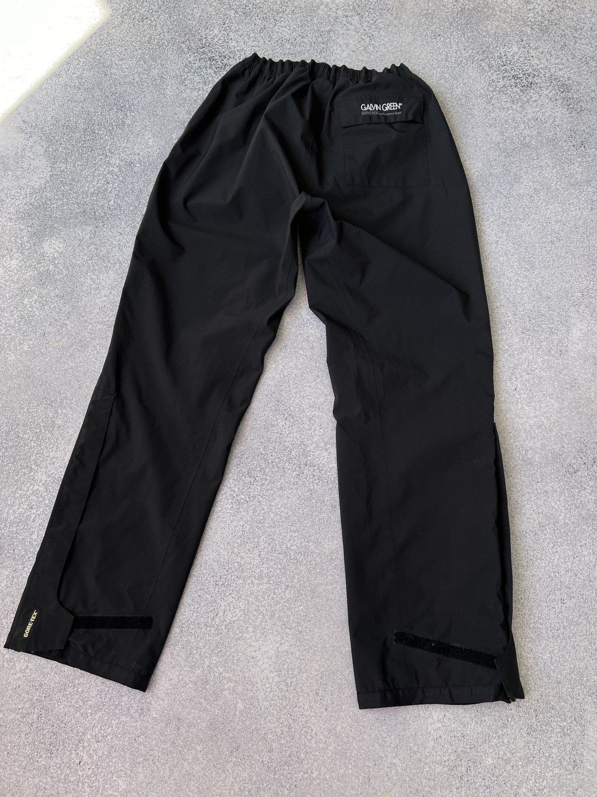 Vintage Vintage Calvin Green Gore-Tex Black Nylon Pants Size US 35 - 10 Thumbnail