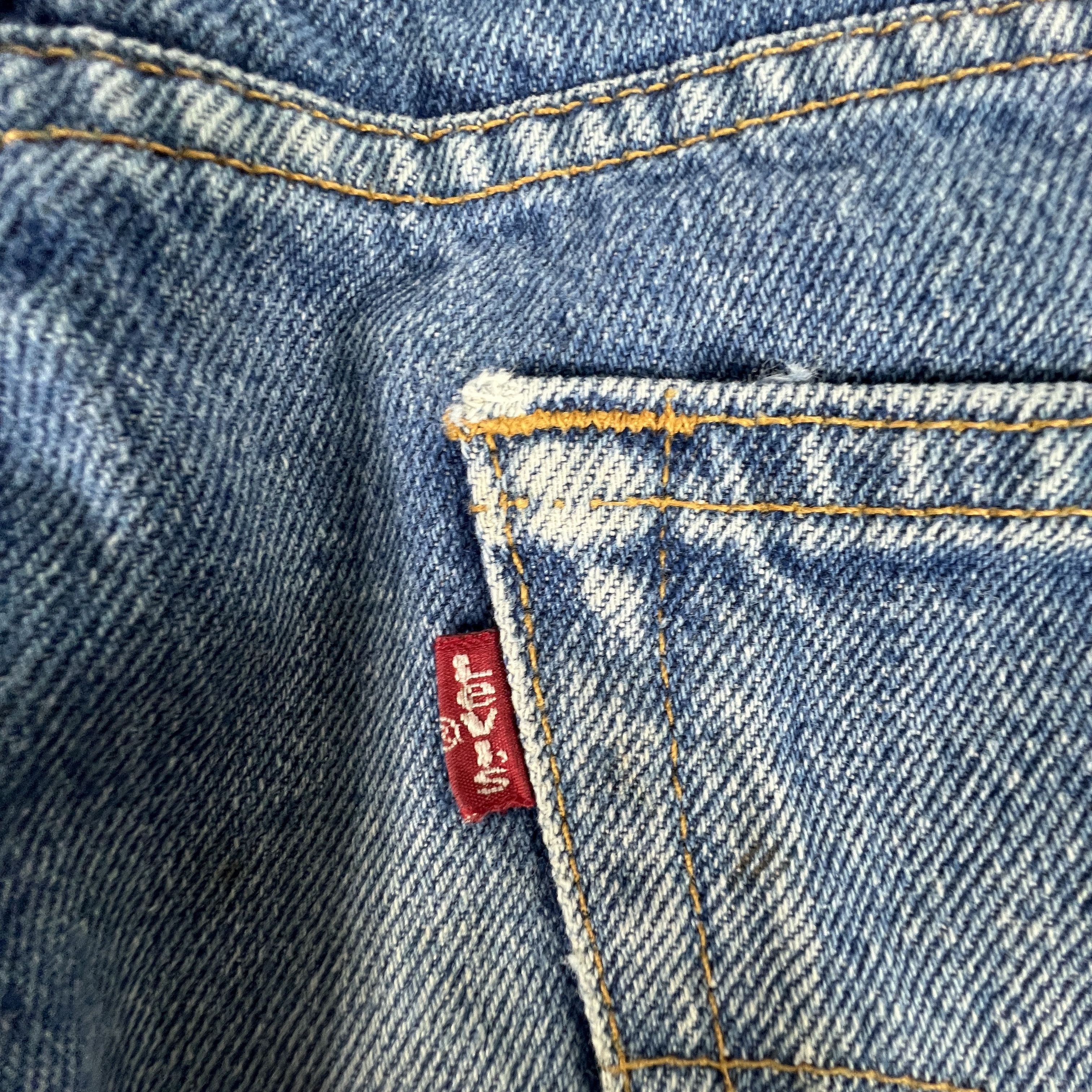 Levi's × Vintage VTG 90s Levi's Jeans 505 Straight Blue Thrashed Cotton Denim Size US 33 - 11 Thumbnail