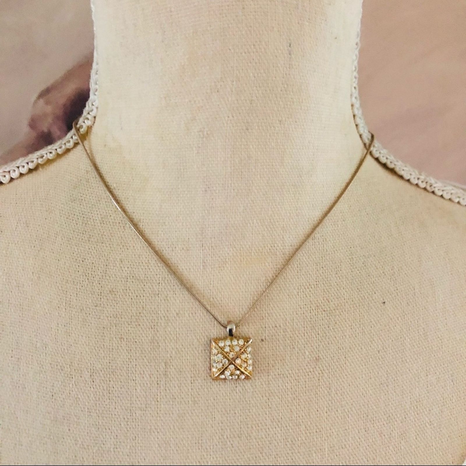 Vintage Vintage 90s gold square rhinestone pendant necklace Size ONE SIZE - 1 Thumbnail
