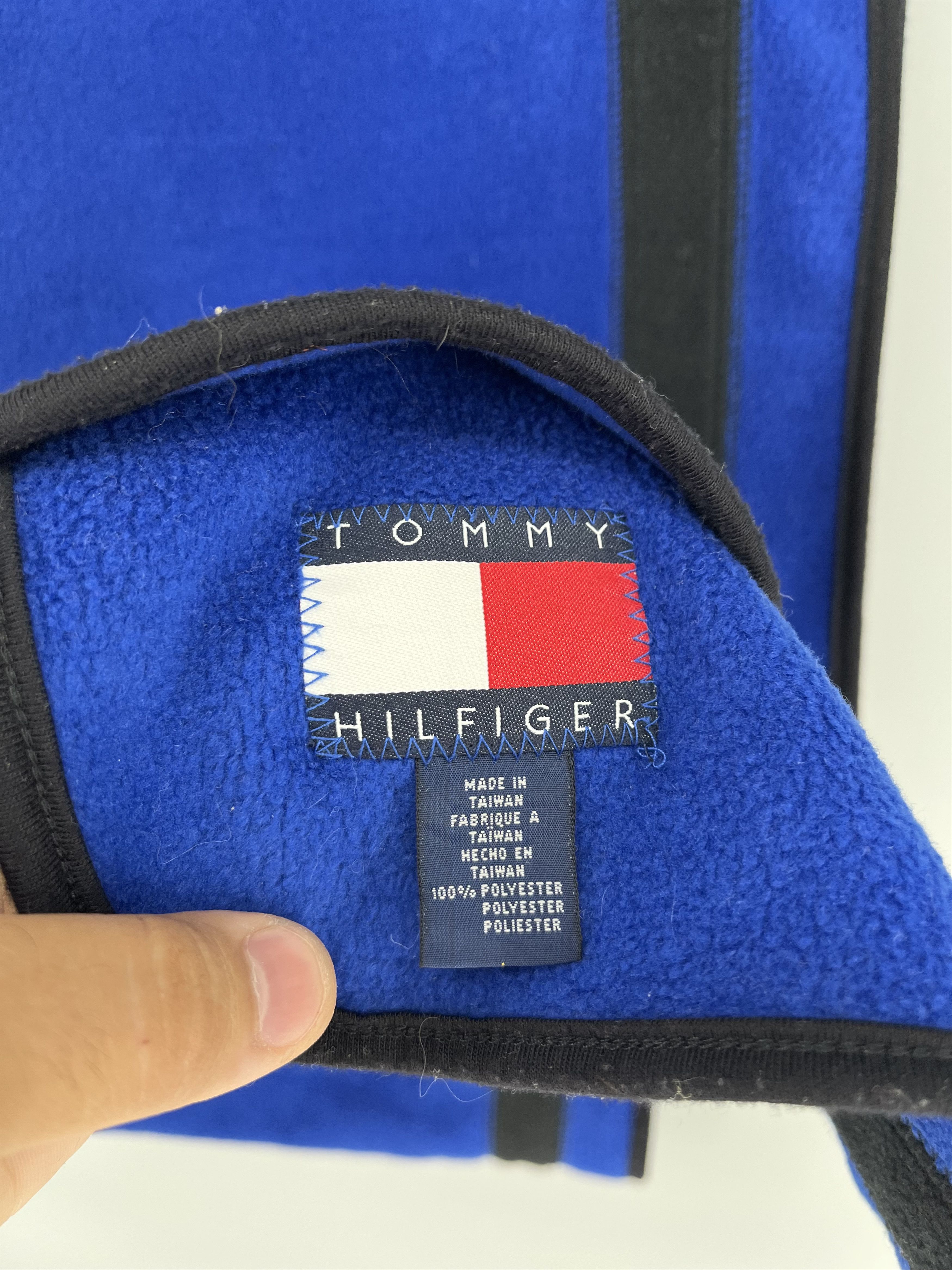 Tommy Hilfiger Vintage 90s Tommy Hilfiger fleece scarf Streetwear Style Size ONE SIZE - 11 Thumbnail