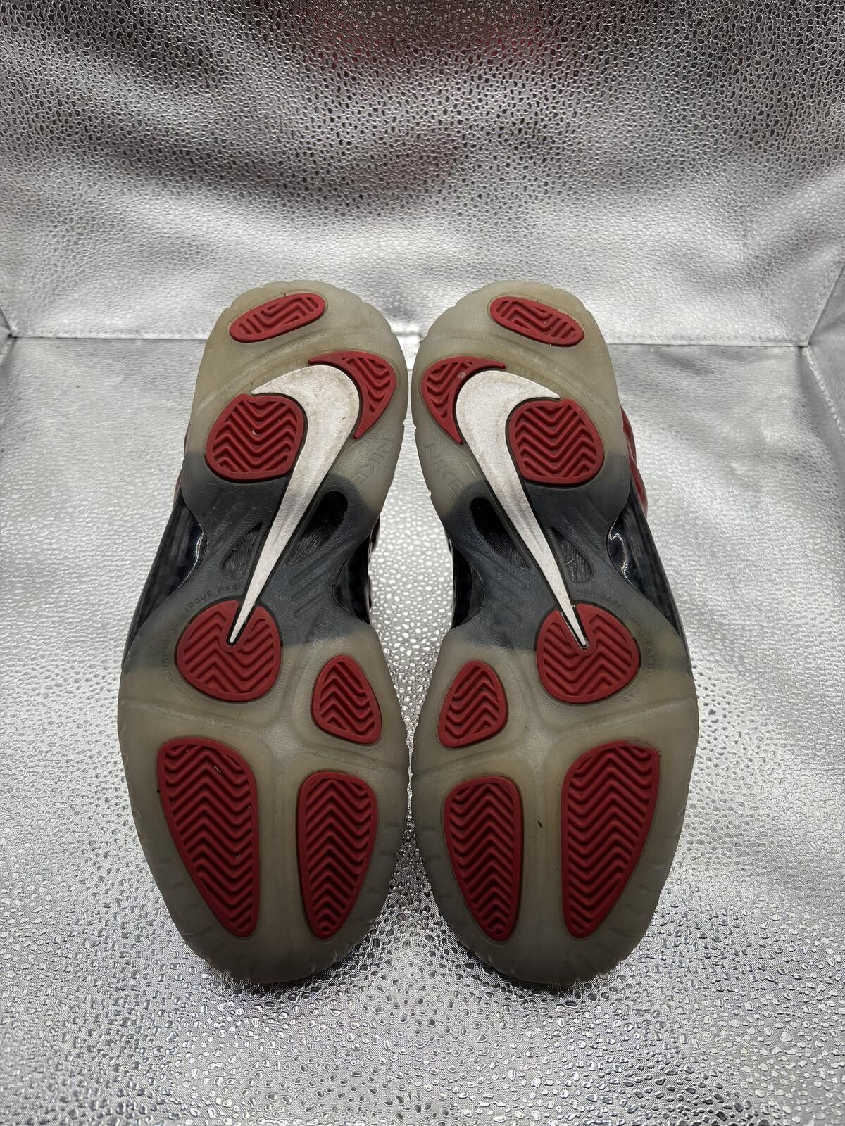 Nike Nike little posite one metallic red 2023 GS Size US 5 / EU 37 - 3 Thumbnail