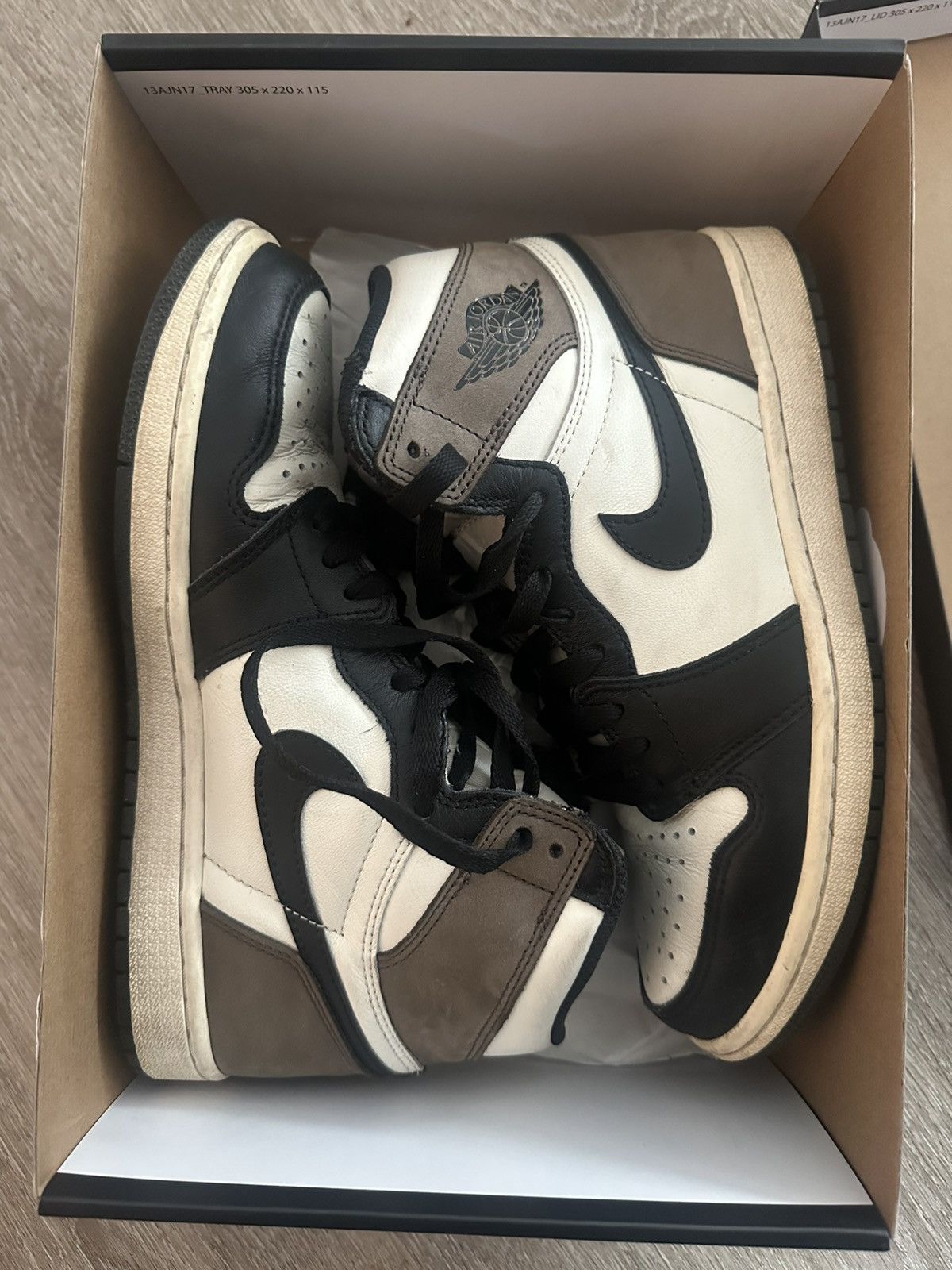 Nike air Jordan mochas size with box
