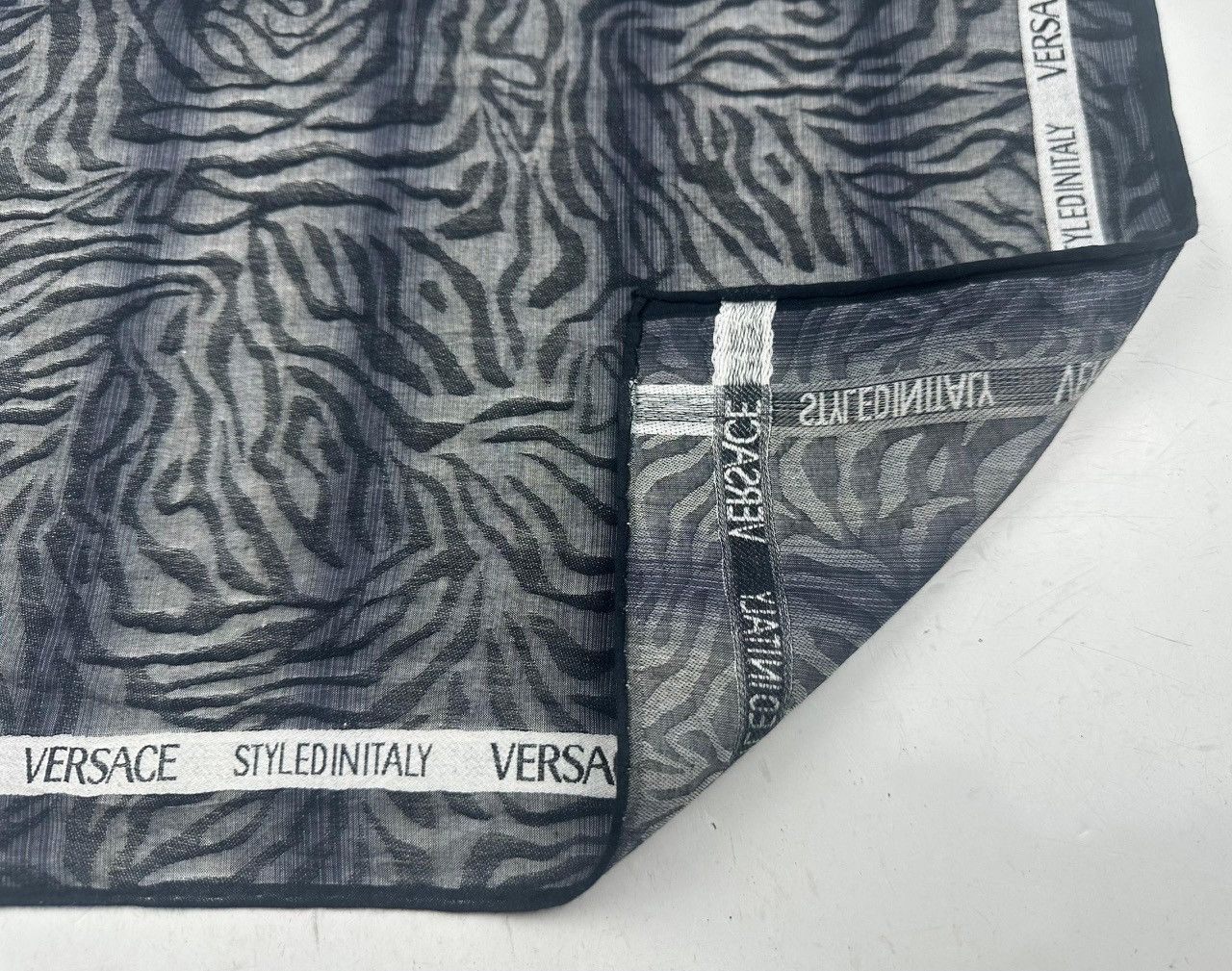 Versace versace handkerchief bandana tc44 Size ONE SIZE - 6 Thumbnail