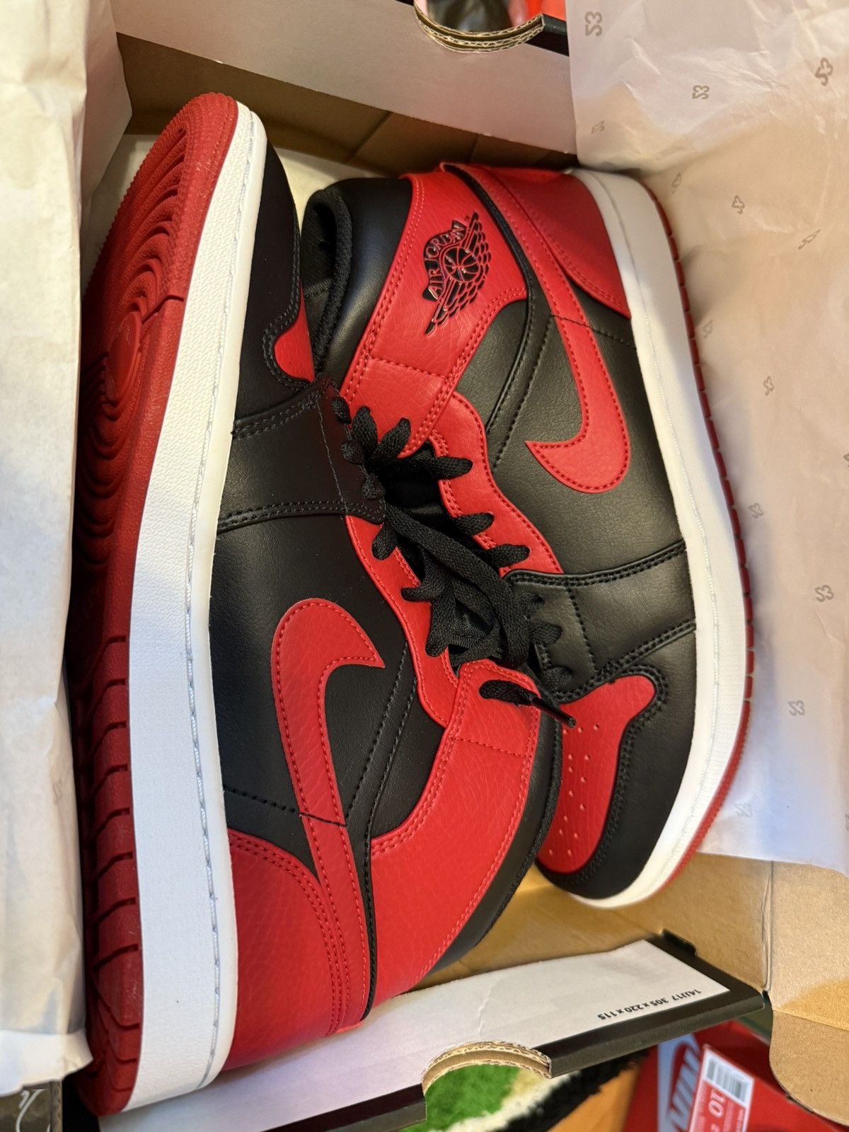 Jordan Brand × Nike Air Jordan 1 Mid sneaker Size 9 Size US 9 / EU 42 - 10 Thumbnail