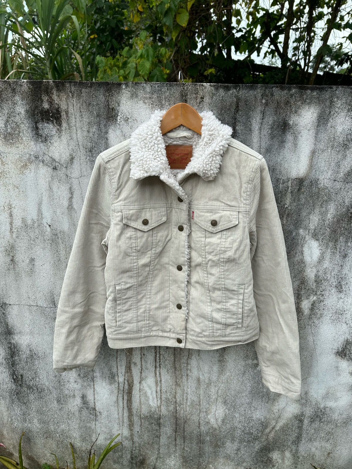 Levis Sherpa lining curderoy trucker jacket