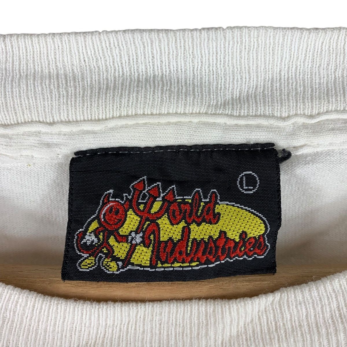 Other Vintage WORLD INDUSTRIES spellout tee Size US L / EU 52-54 / 3 - 3 Thumbnail