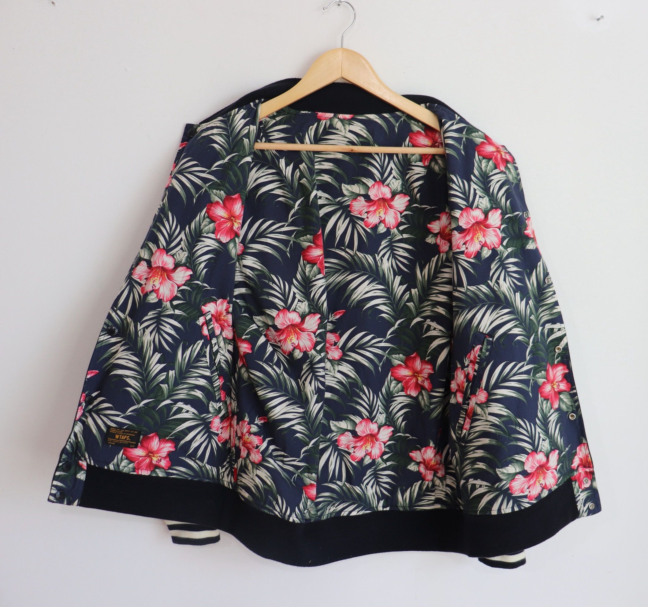 Wtaps WTAPS Reversible Floral Team Bomber Jacket Navy Men's JP M Size US M / EU 48-50 / 2 - 8 Thumbnail