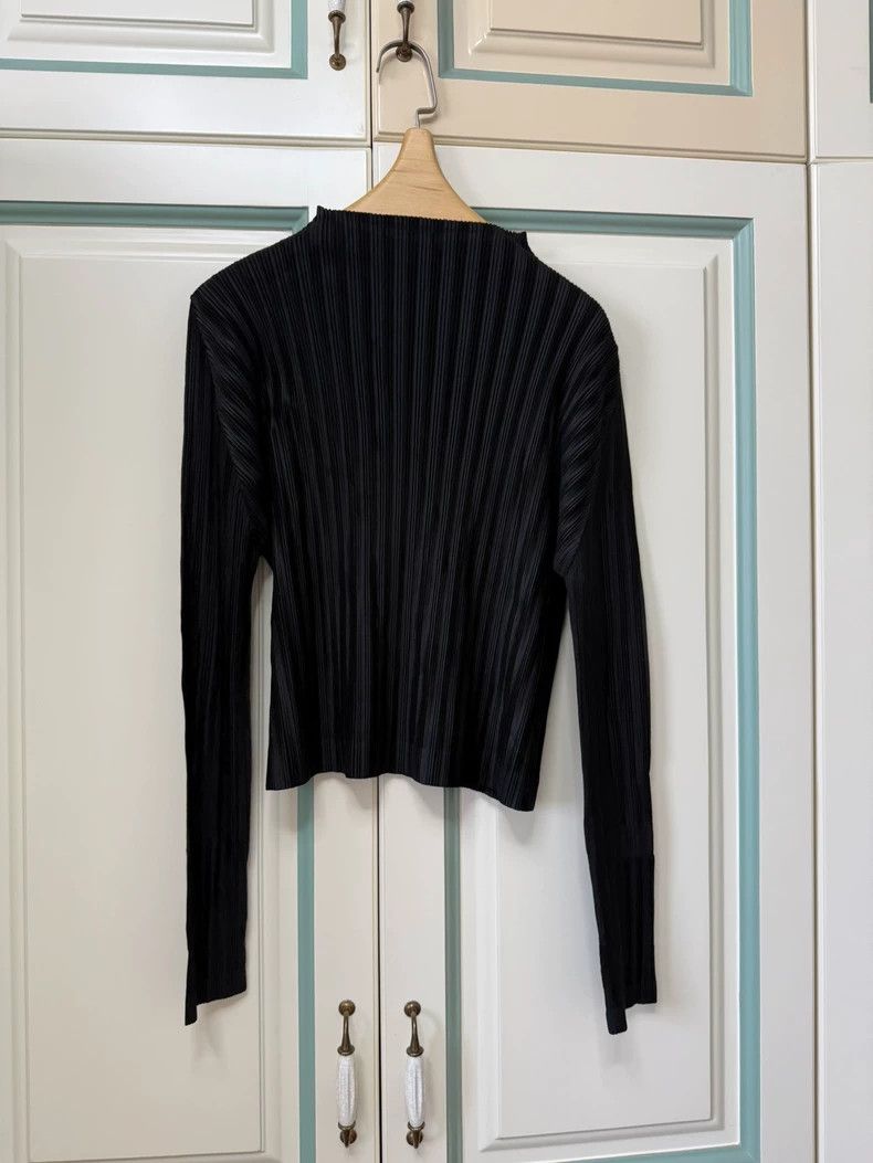 Issey Miyake Issey Miyake size:3 Black ribs, high neck and long sleeves Size S / US 4 / IT 40 - 2 Thumbnail