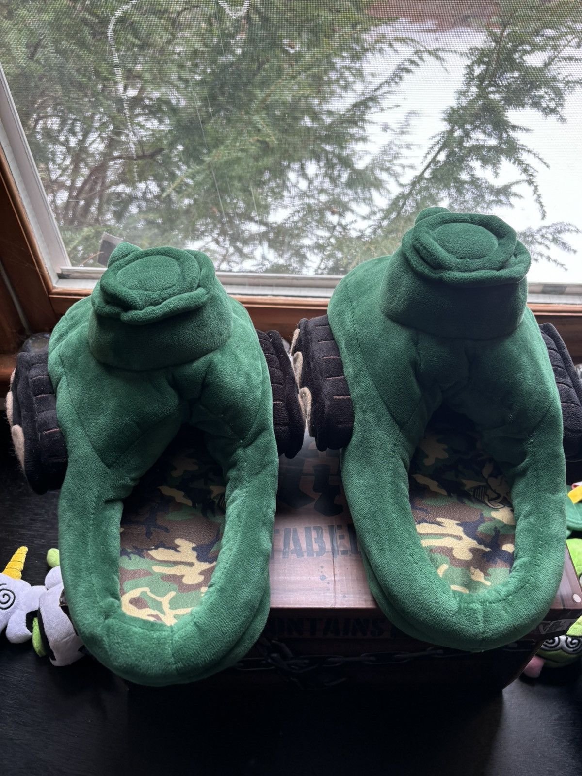 Other Really Rich Tank Slides Size US 9 / EU 42 - 3 Thumbnail