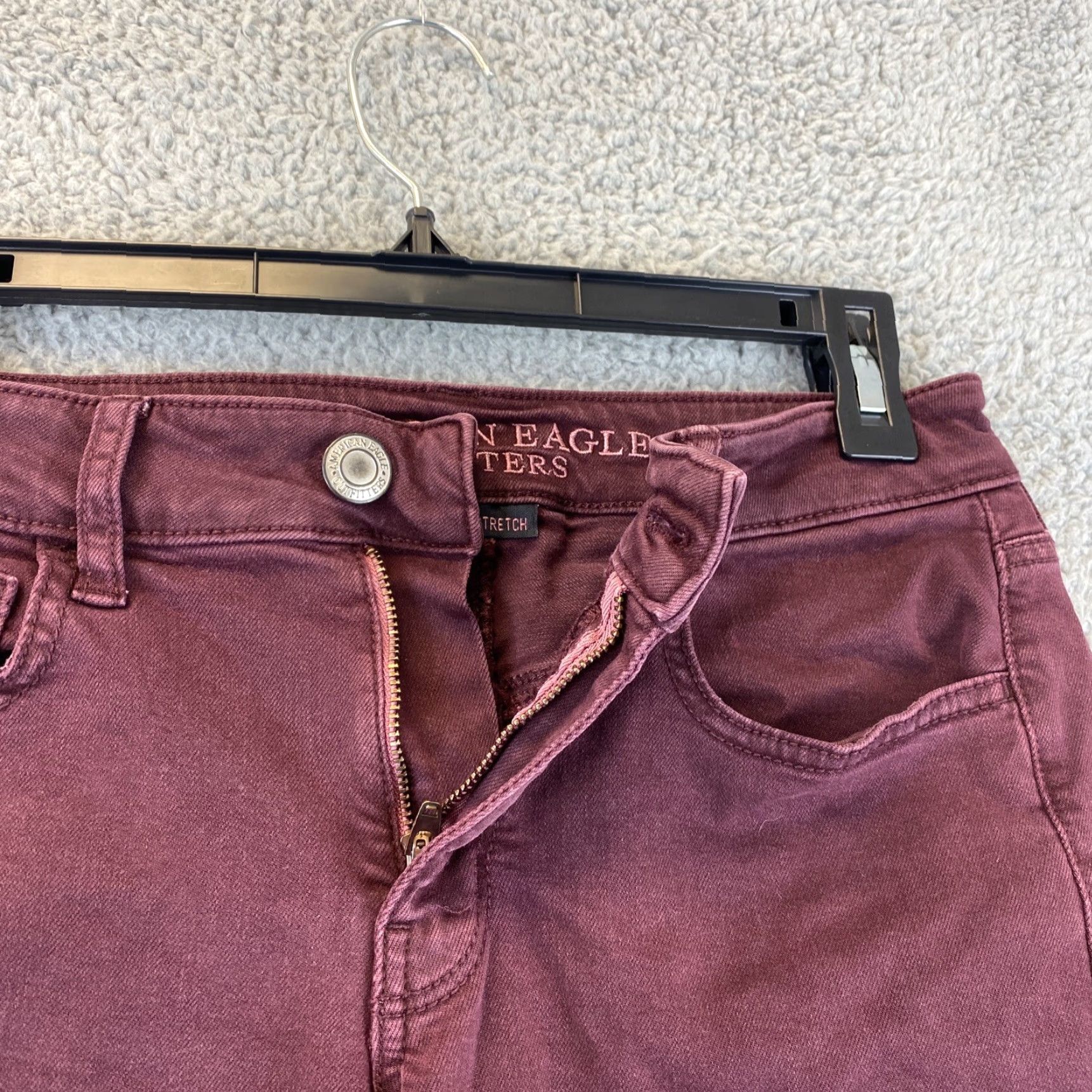 American Eagle Outfitters American Eagle Women's Maroon Denim Shorts Size 6 Stretch Casual Short Pants Size 28" / US 6 / IT 42 - 3 Thumbnail
