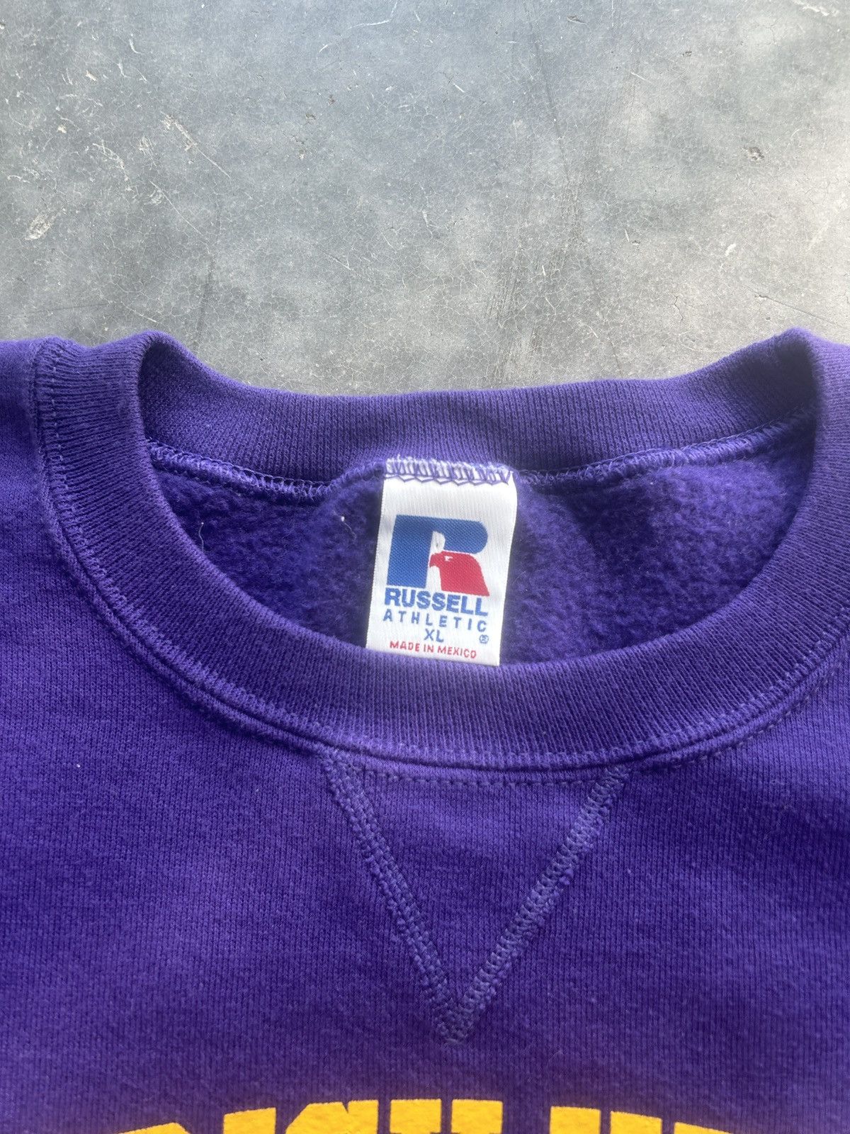 Russell Athletic × Vintage Vintage 90s Russell Patrick Henry Patriots Sweatshirt Size US XL / EU 56 / 4 - 3 Thumbnail