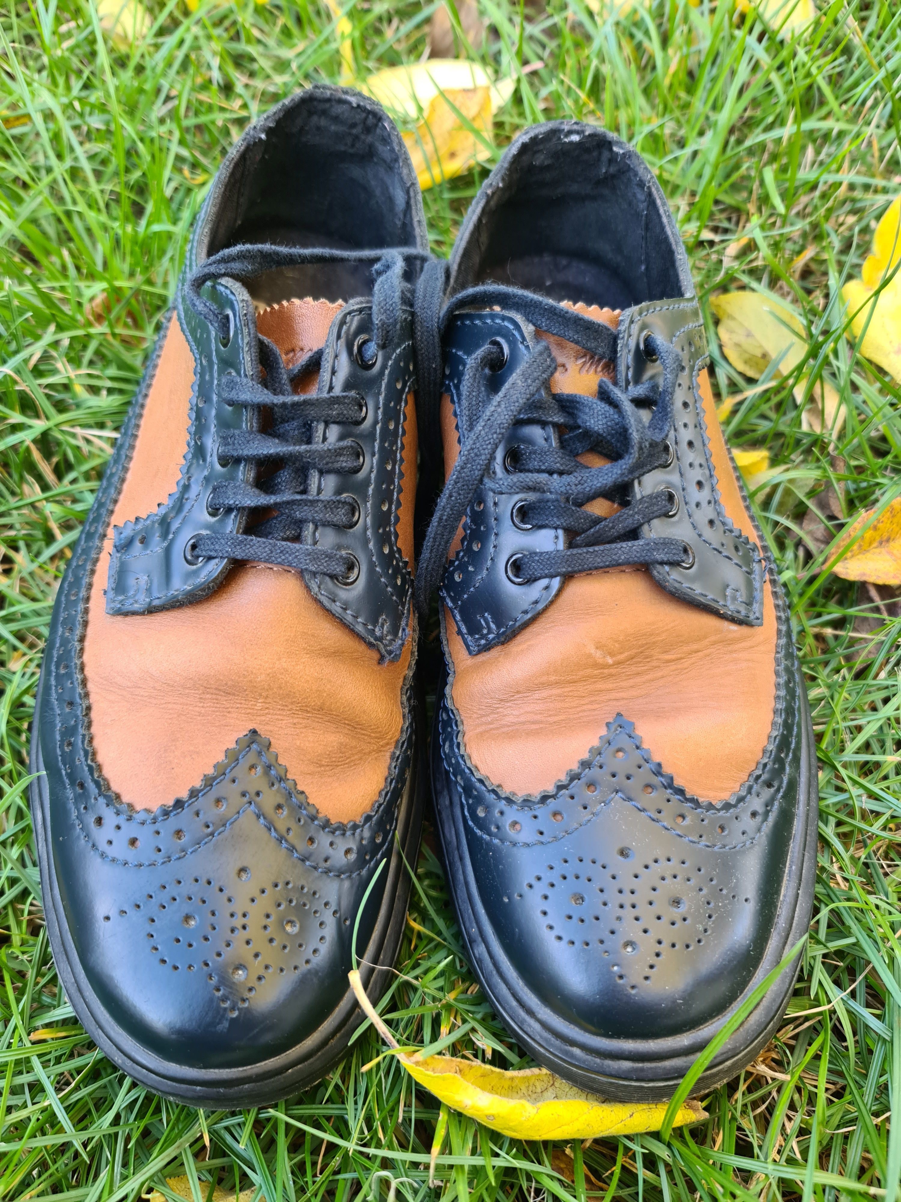 Dr. Martens Dr Martens Brogue Floyd AW501 Size US 8 / EU 41 - 1 Thumbnail