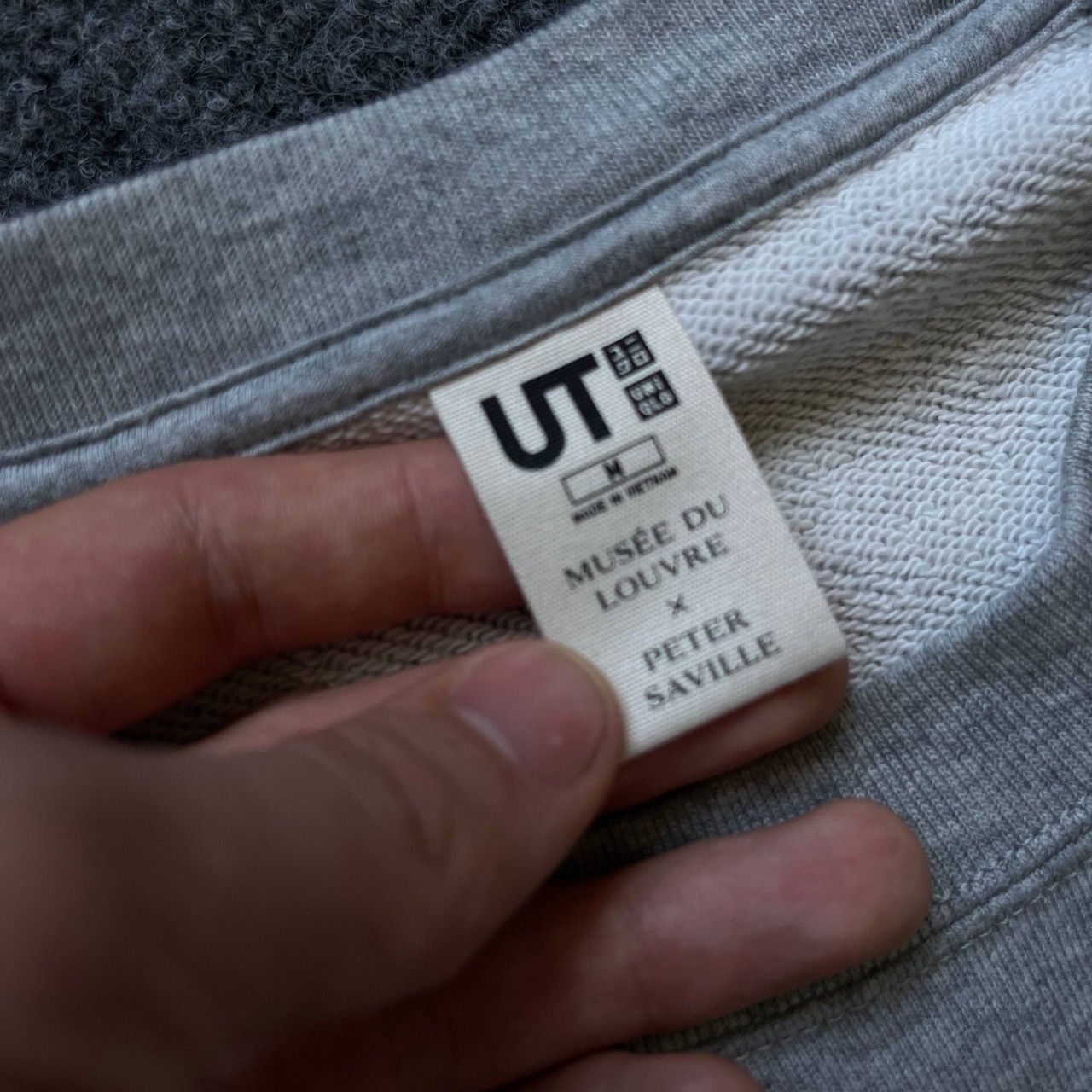 Uniqlo VTG Mans Peter Saville & Louvre Museum Uniqlo Sweatshirts Size US M / EU 48-50 / 2 - 9 Thumbnail