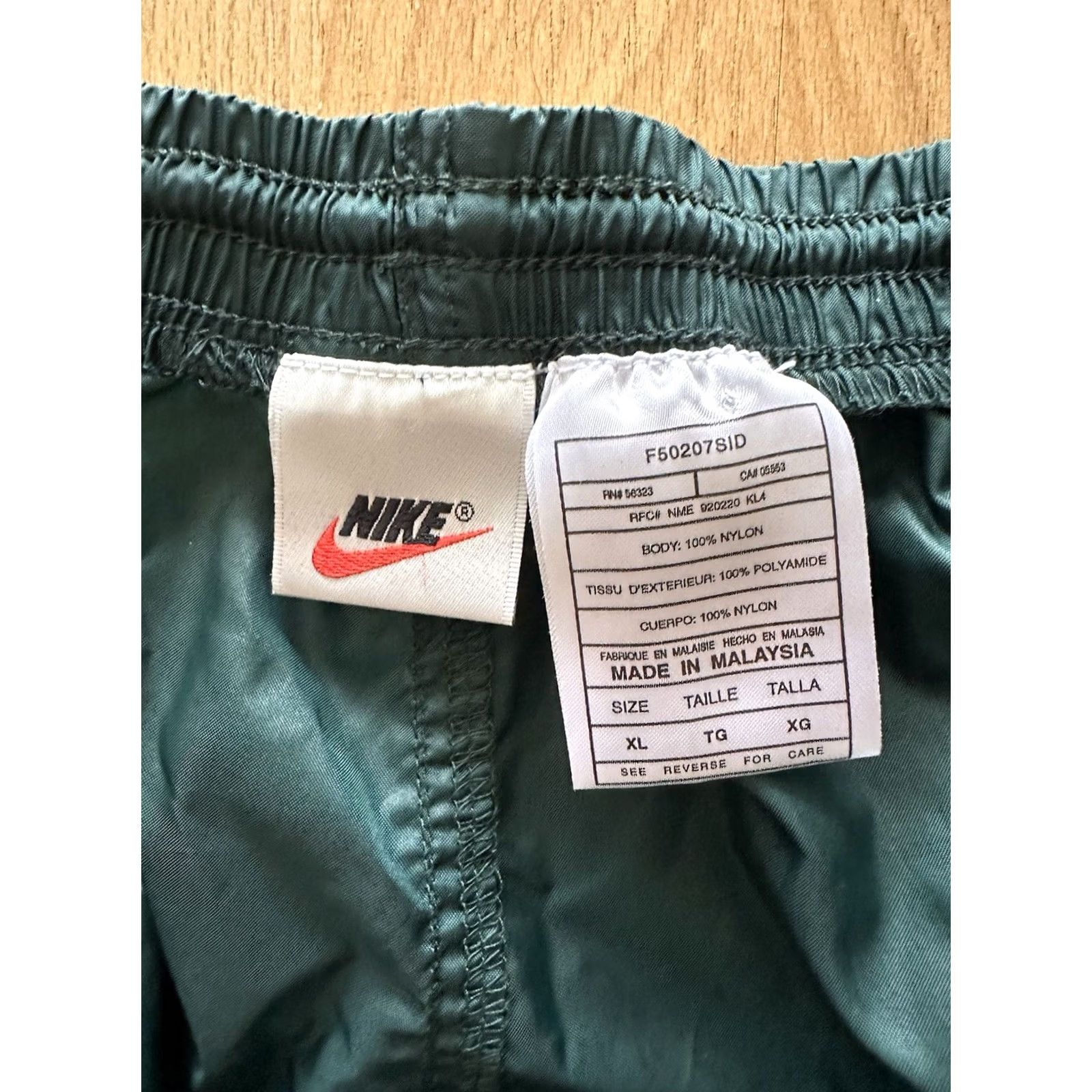 Nike VINTAGE Nike Track Pants Baggy 90s Green Mens XL Pants 90s Nike White Tag Rare Size US 36 / EU 52 - 5 Thumbnail