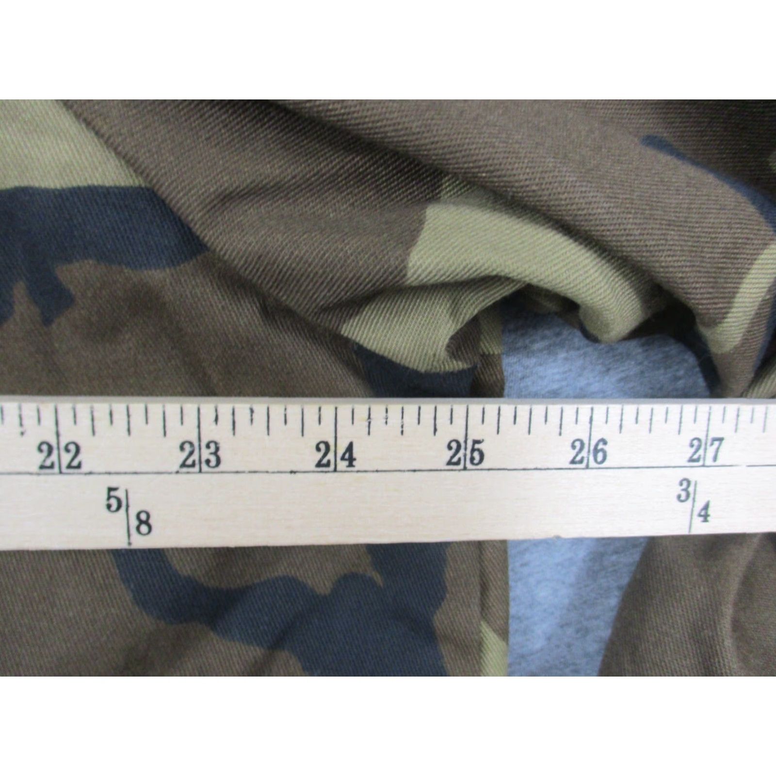 Vintage Vintage 80s Lined Camo Fleece Jacket XL Snap DD Ranch Made in USA User: Vintage 80s Lined Camo Fleece Jacket XL Snap DD Ranch Made in USA Size US XL / EU 56 / 4 - 7 Thumbnail