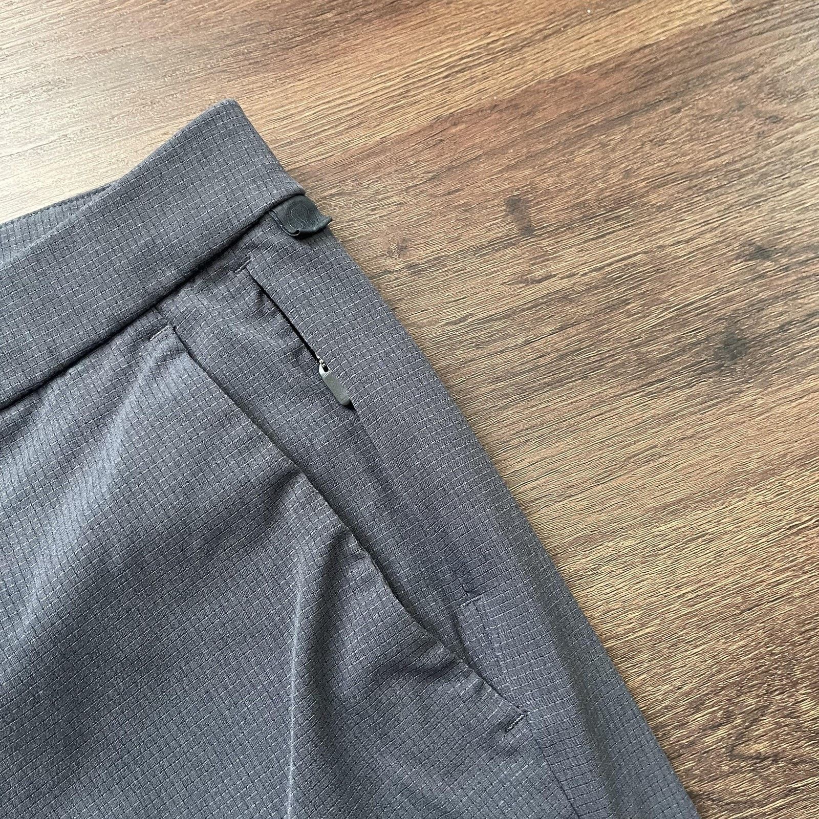 Lululemon Lululemon Pants Mens 32 Gray Commission Slim Warpstreme Golf Size US 32 / EU 48 - 6 Thumbnail