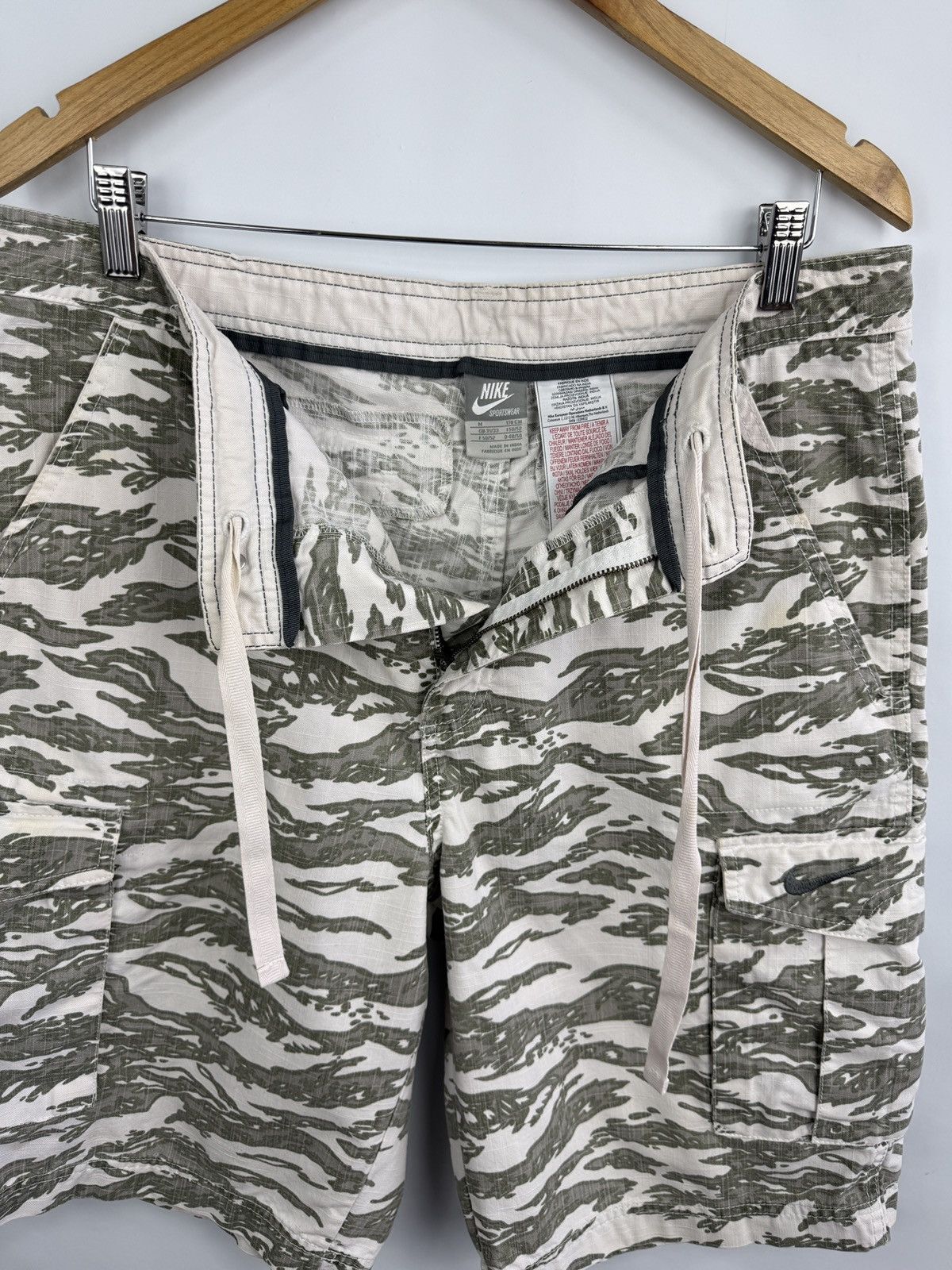 Nike 🇧🇷 Vintage Y2K Nike R10 Ronaldinho 10 Camo Cargo Shorts Retro Size US 32 / EU 48 - 7 Thumbnail