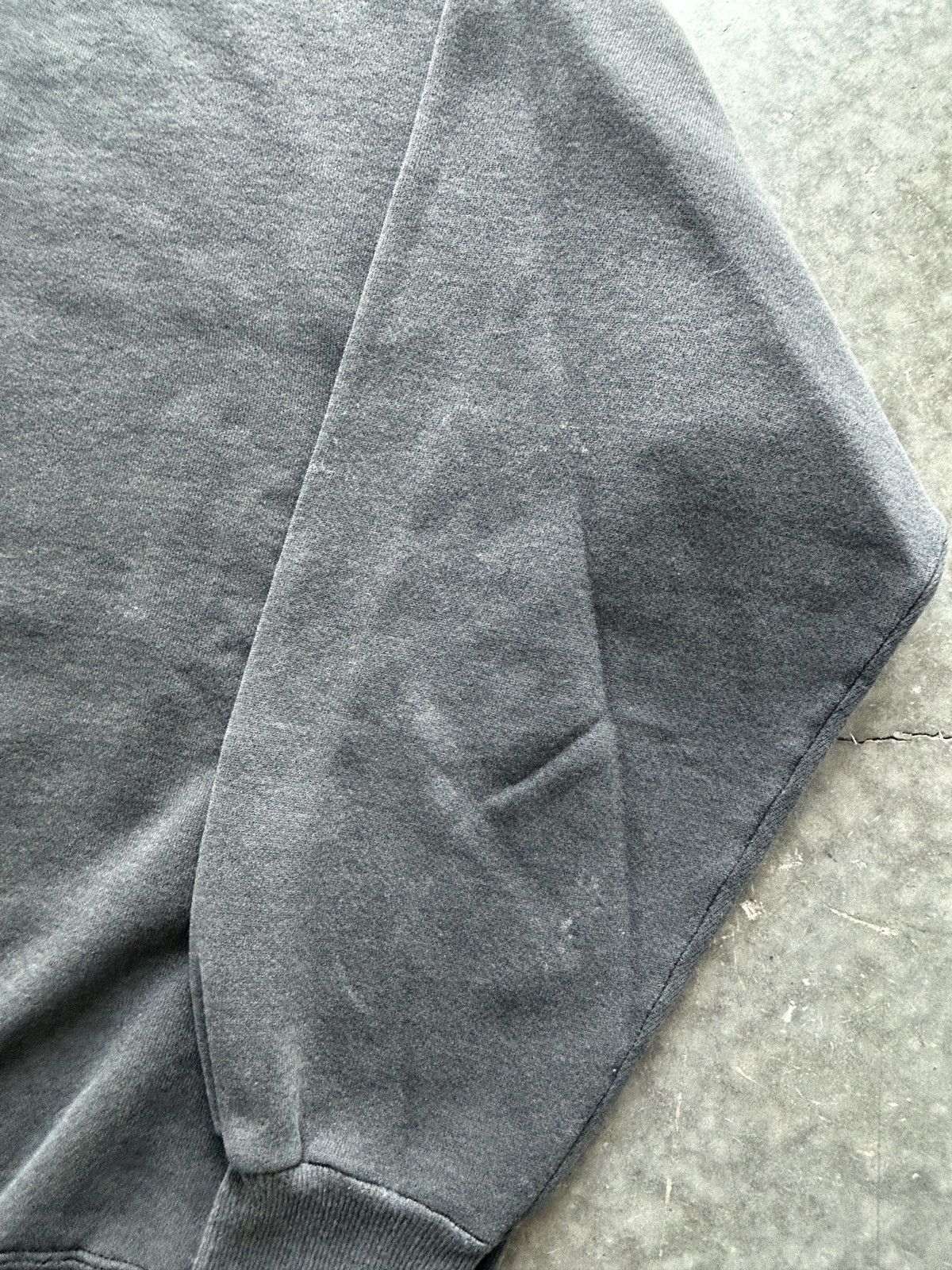 Hanes Vintage 90s Faded Black Sweatshirt Boxy Fit Size US L / EU 52-54 / 3 - 5 Thumbnail