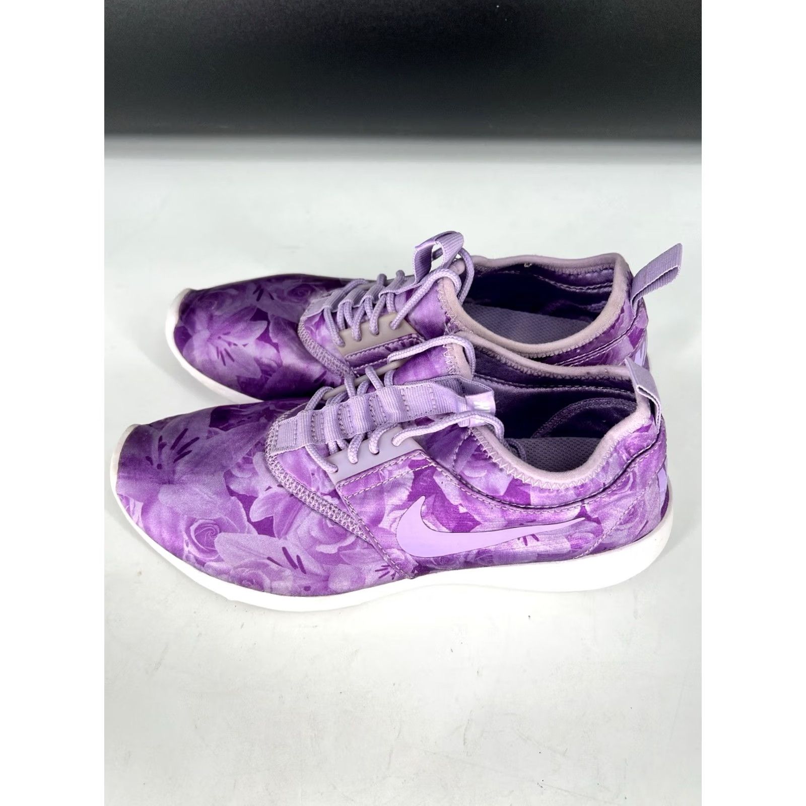 Nike Nike Juvenate Flo Print Sneakers Women's Urban Lilac Purple Lightweight Running Gym 8 Lace Up Floral Shoe Size US 8 / IT 38 - 4 Thumbnail