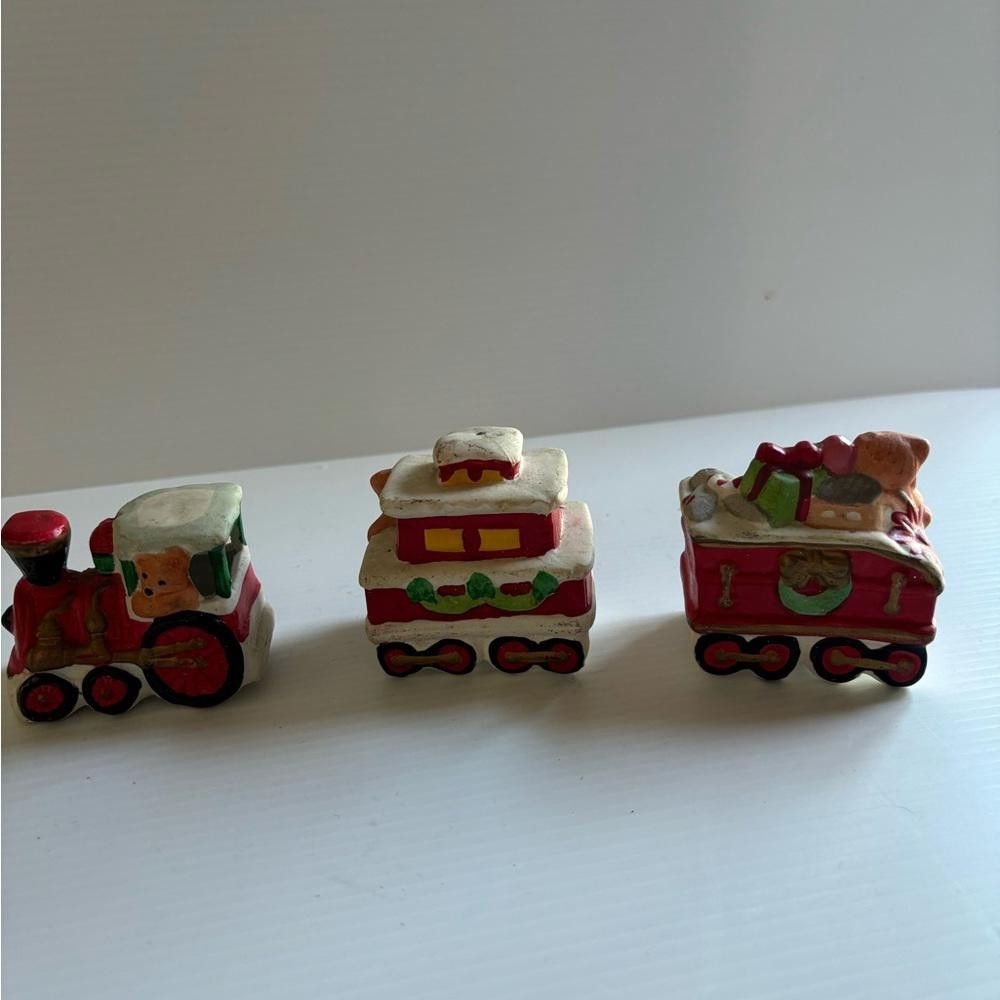 Designer 3-Piece Vintage Ceramic Christmas Train Size ONE SIZE - 2 Thumbnail