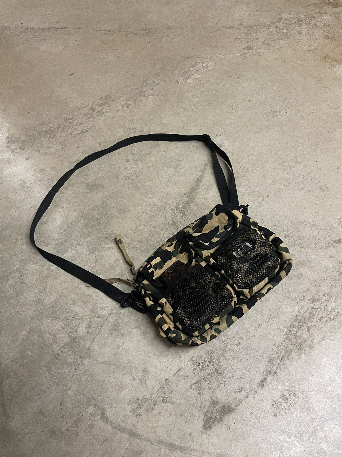 Bape NIGO ERA 90s RARE BAPE NOWHERE CO CONVERTIBLE BAG Size ONE SIZE - 1 Thumbnail