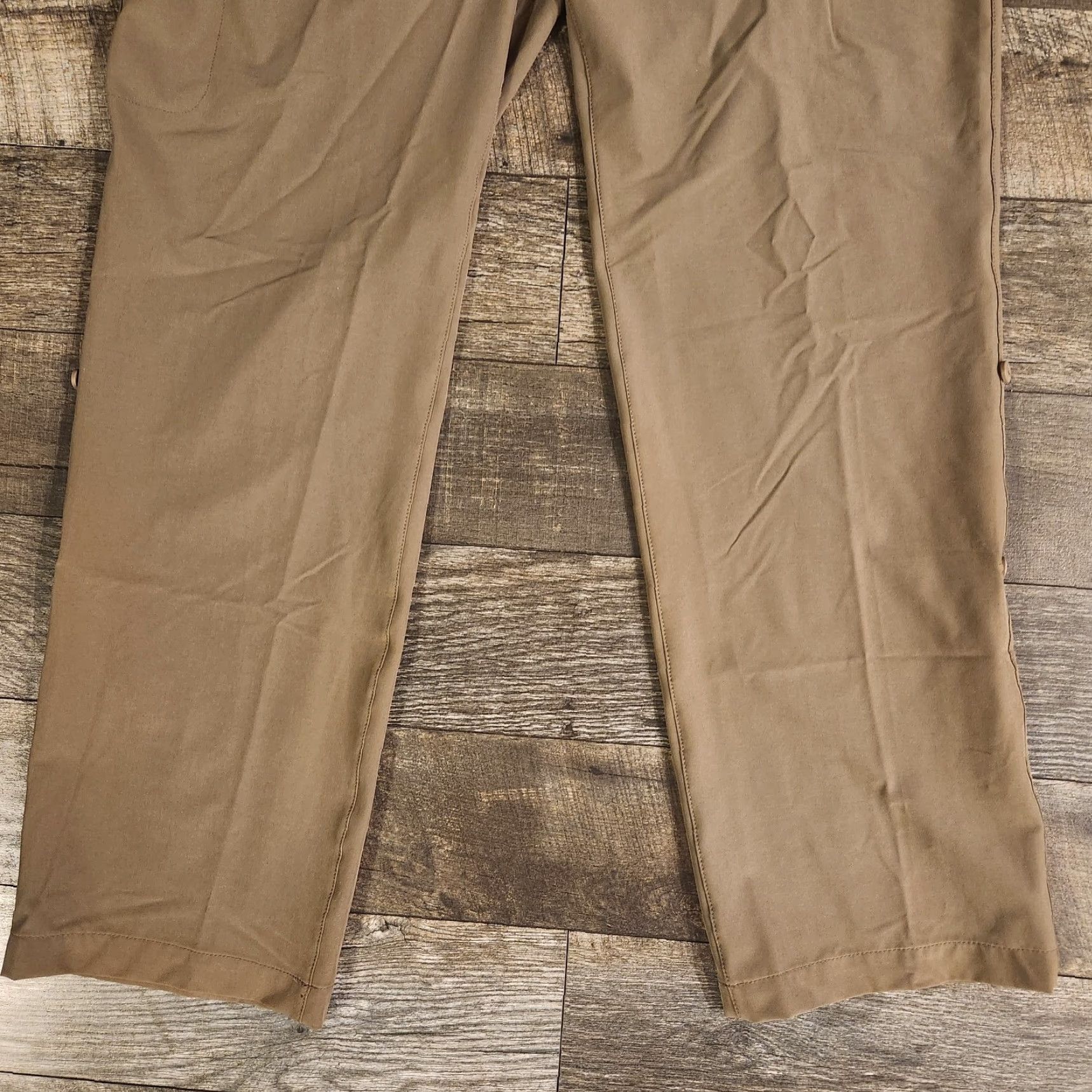 Eddie Bauer VINTAGE? No. Eddie Bauer Women Pants 18 Khaki Travex 0663 Adventure Roll Up Cargo Outdoor Pants Size 40" / US 18 - 2 Thumbnail