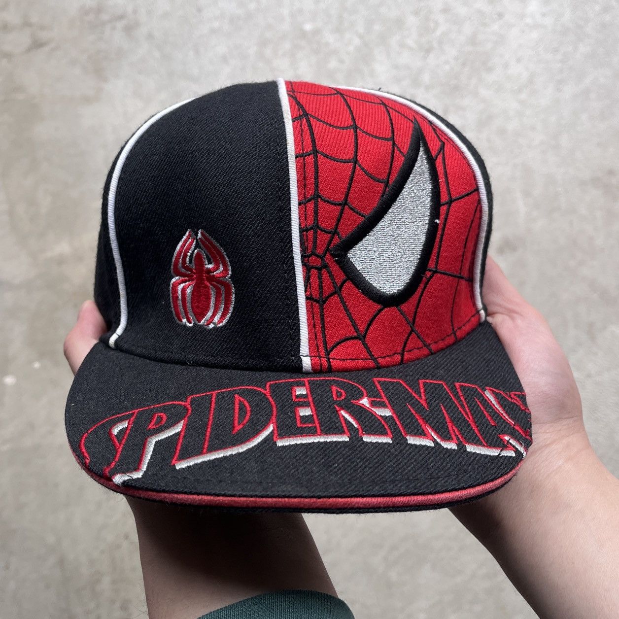 Marvel Comics 2009 Marvel Comics Spiderman Embroidered Fitted Cap Size ONE SIZE - 1 Thumbnail