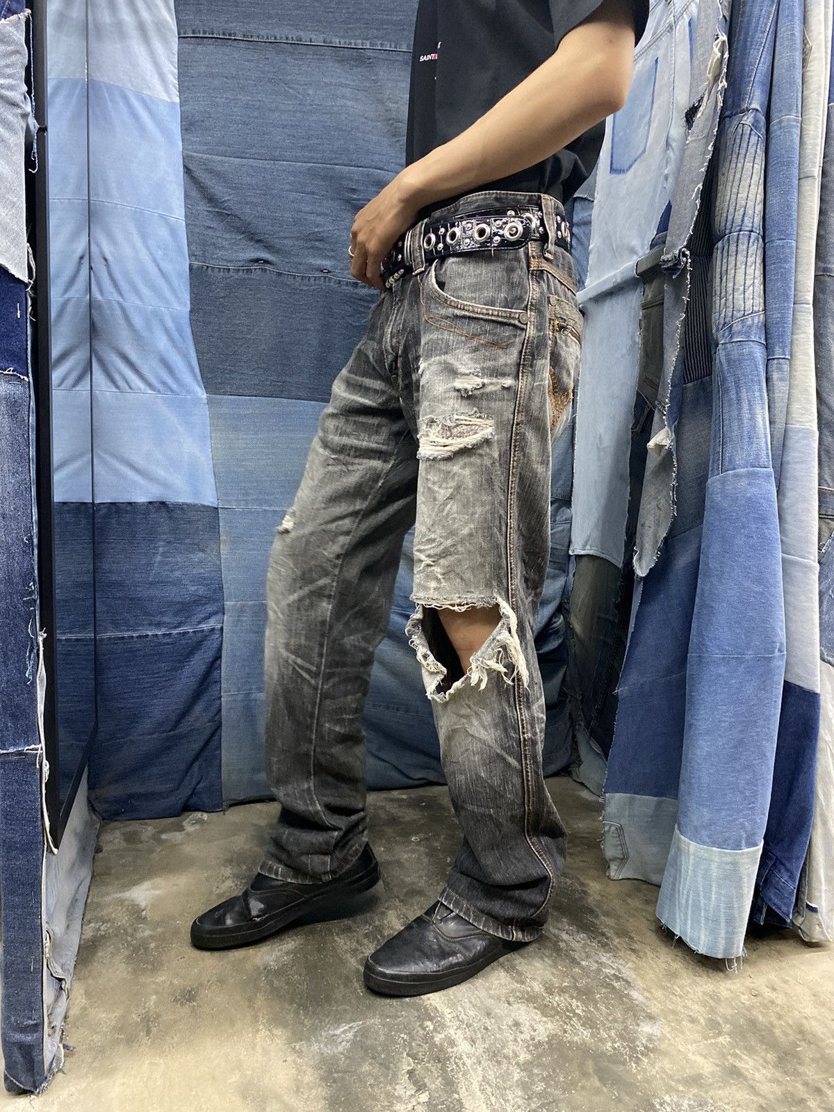 Edwin vintage edwin 503 flared distressed blue trip Size US 29 - 16 Thumbnail