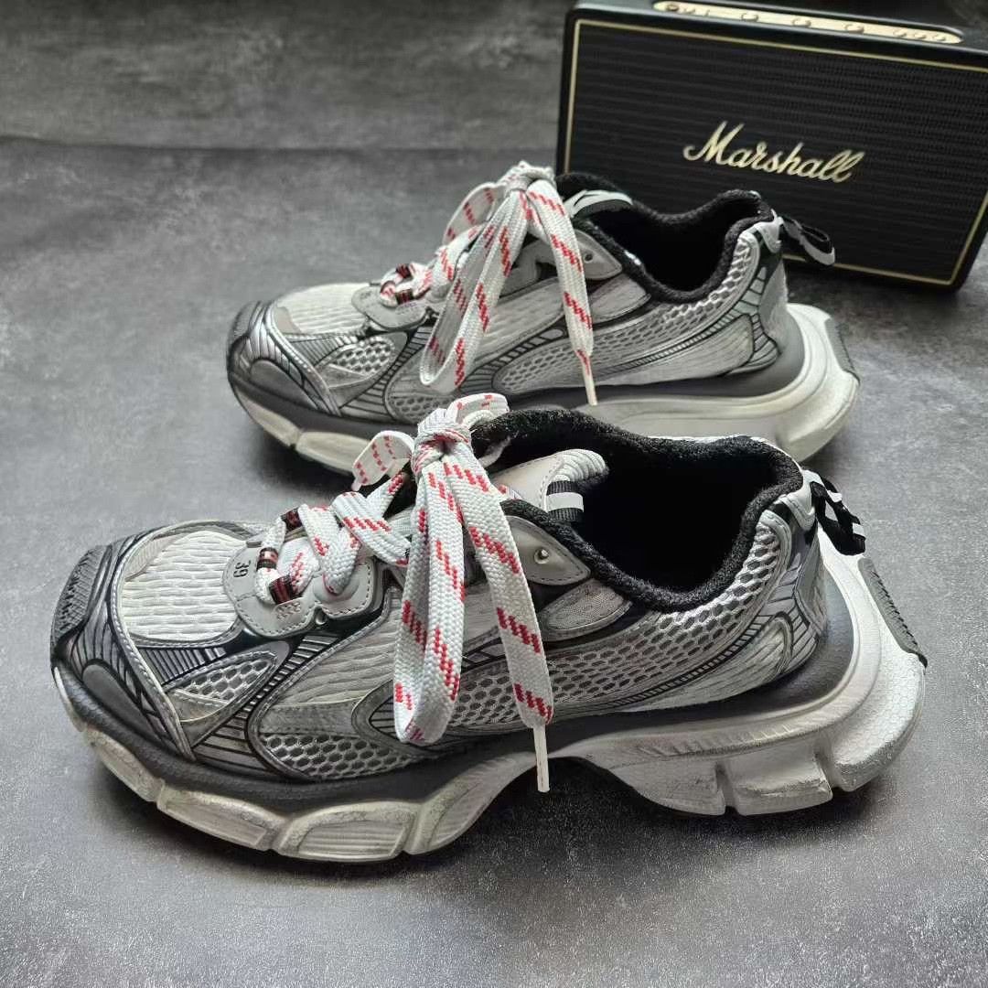 Balenciaga Balenciaga Gray Lowtop Sneakers XXXL Men Size US 10 / EU 43 - 1 Thumbnail
