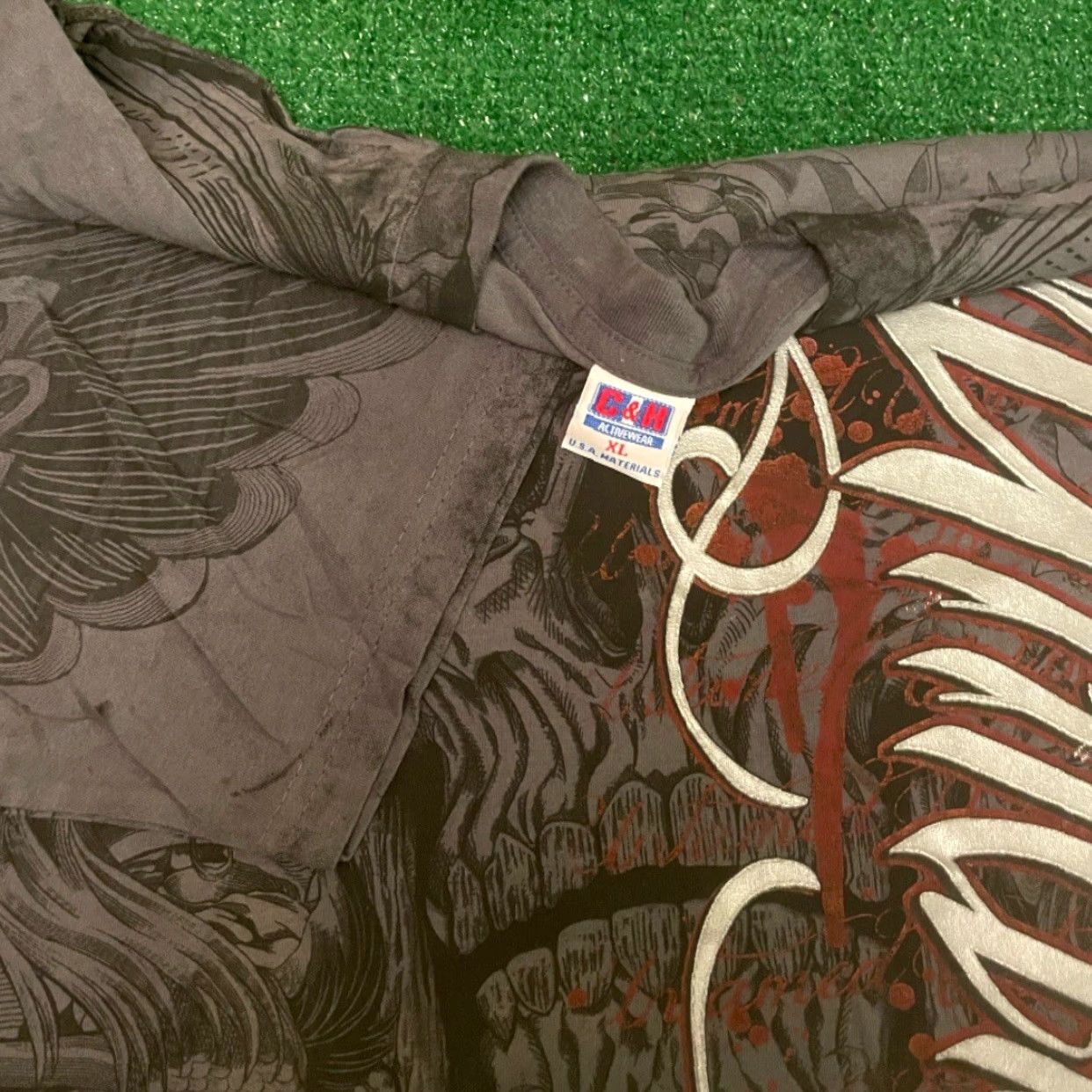 Gloverall VINTAGE Untamed MMA All Over Print Skull Wings Grunge Punk VTG Shirt XL Gray Men Short Sleeve T-Shirt Crewneck Logo Biker Hip Hop 90s Womens? Size US XL / EU 56 / 4 - 3 Thumbnail