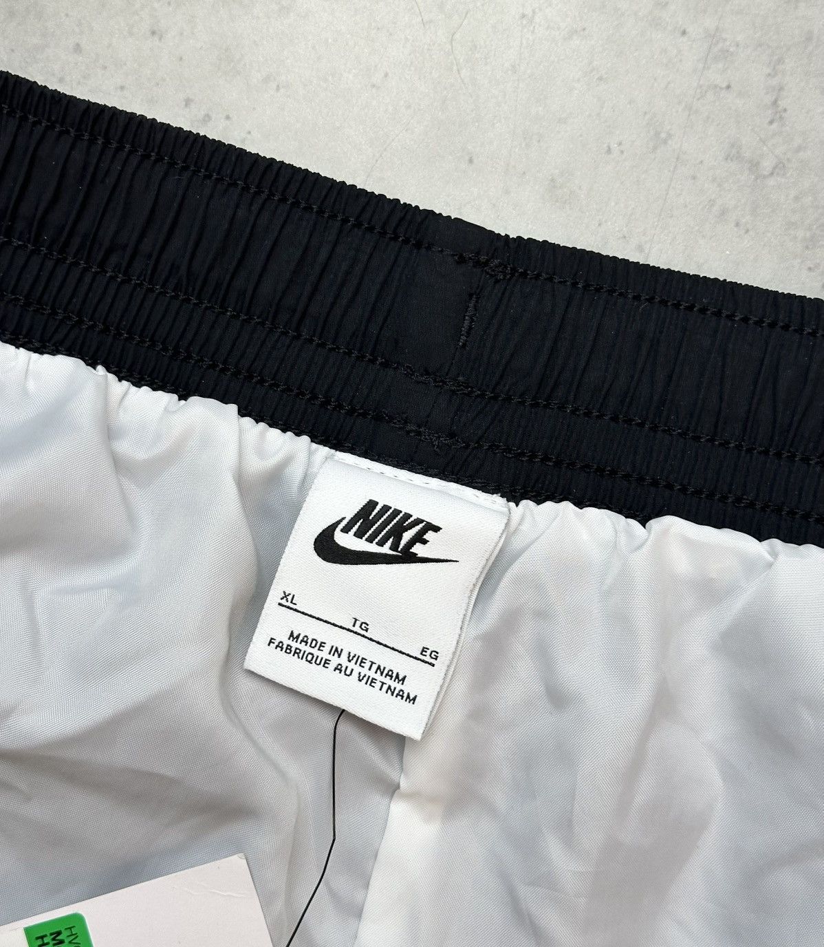 Nike Nike TN Track Pants Swoosh Nylon Drill Sizes XL New Size US 36 / EU 52 - 13 Thumbnail