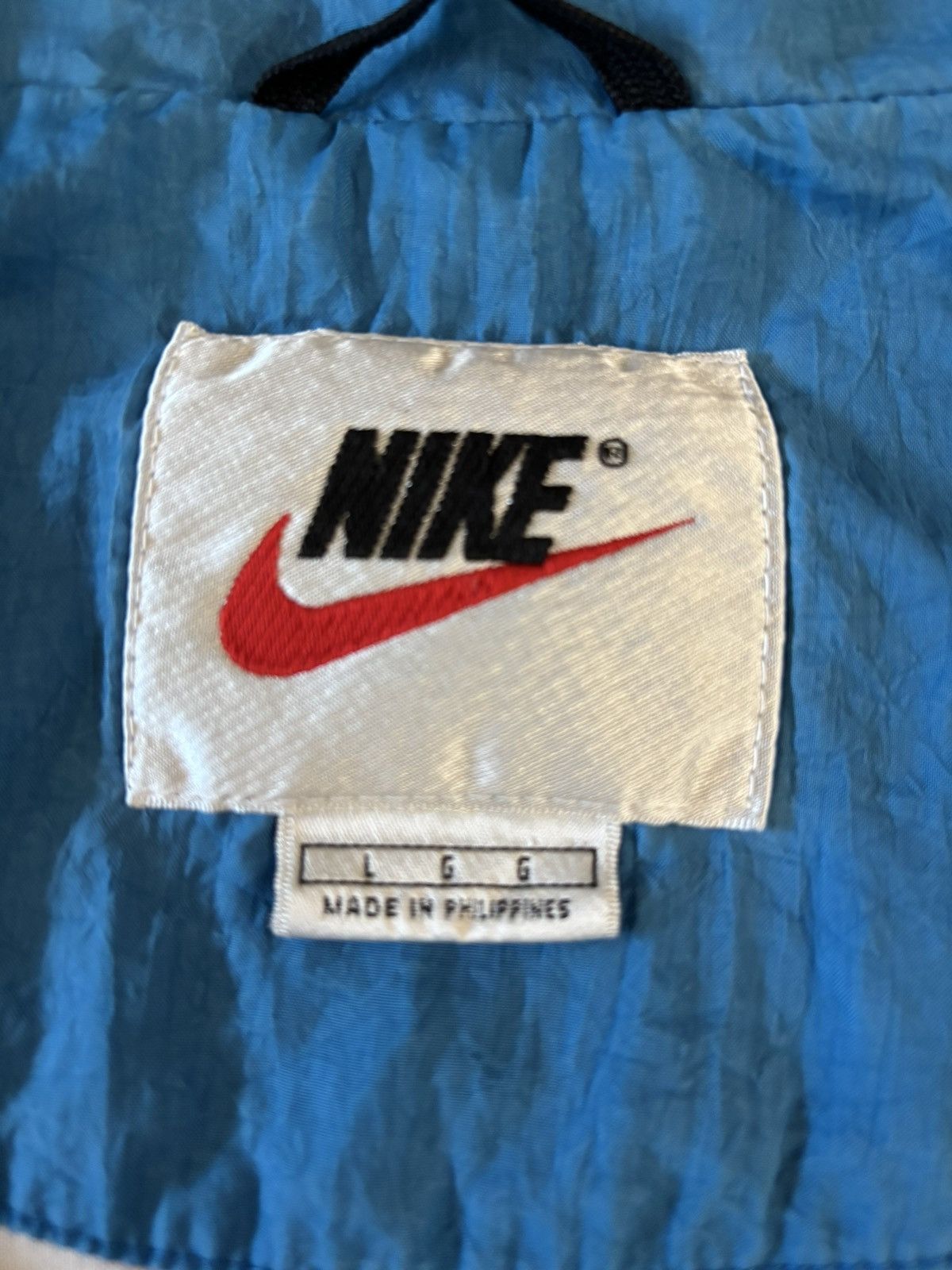 Nike Vintage y2k Nike blue windbreaker jacket Size L Size US L / EU 52-54 / 3 - 3 Thumbnail