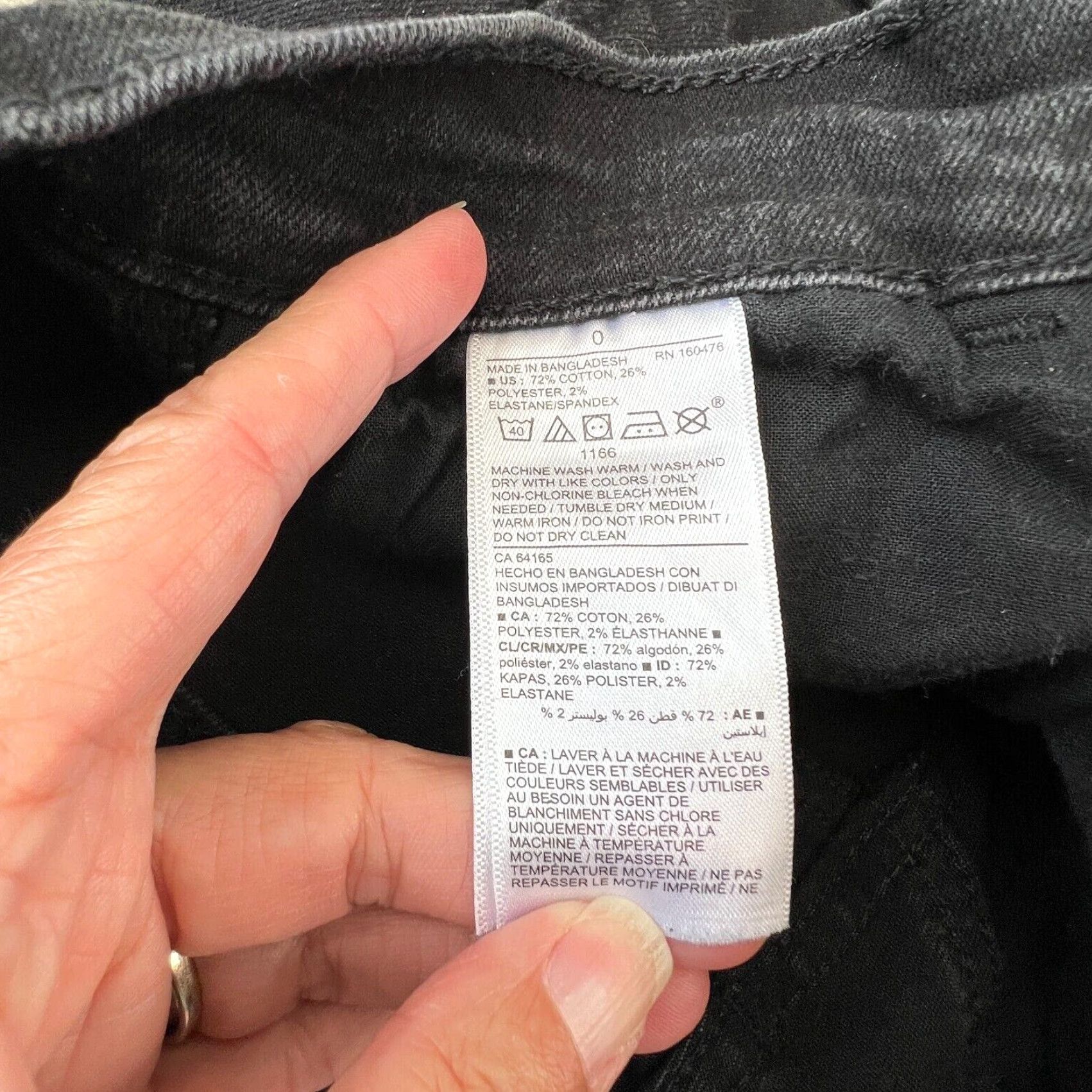 Old Navy Old Navy Womens Boyfriend Jean Shorts 0 Black Distressed Denim Stretch Size 25" / US 0 / IT 36 - 5 Thumbnail