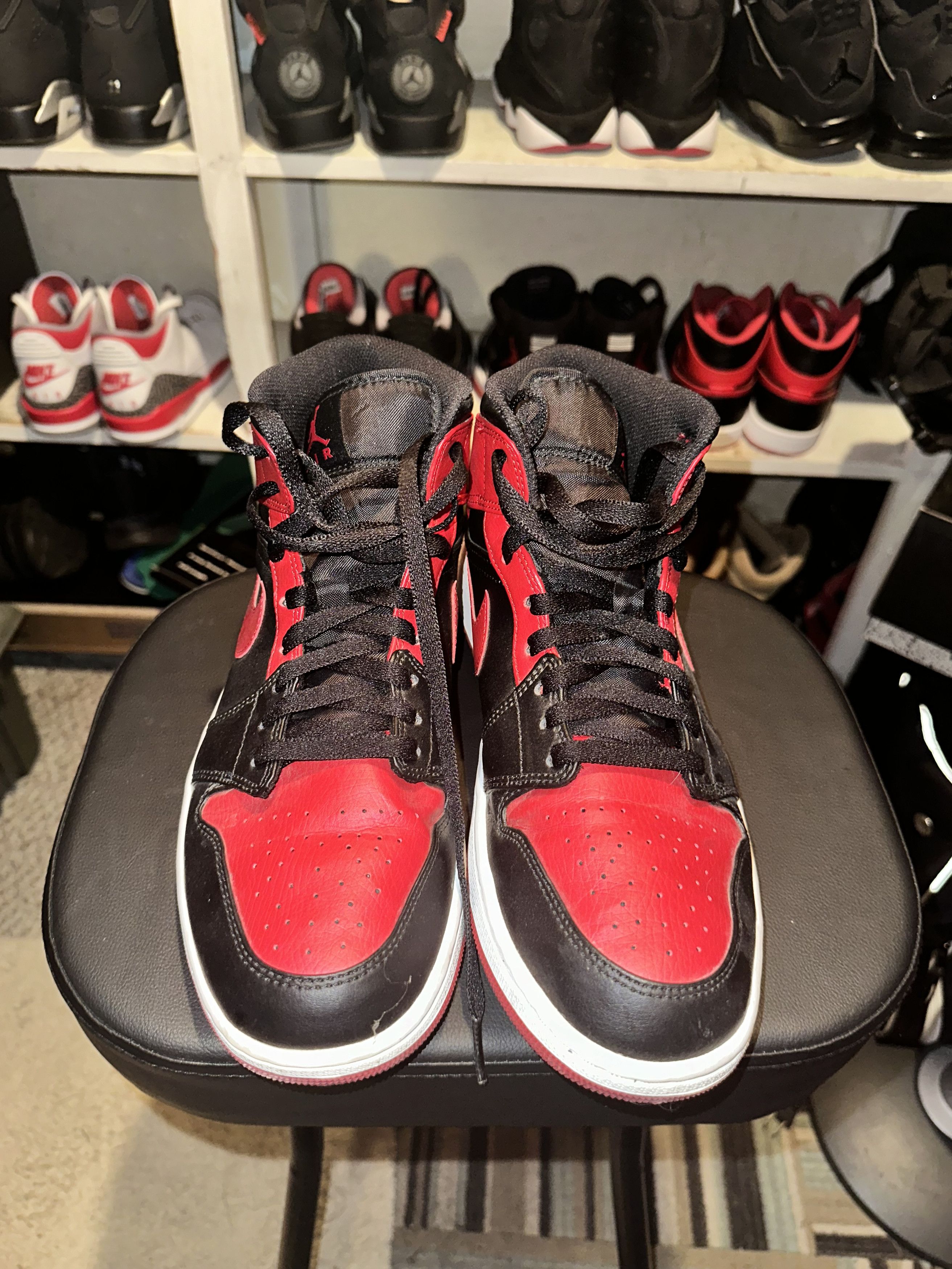 Nike Air Jordan 1 Mid - Banned Size US 10 / EU 43 - 2 Thumbnail
