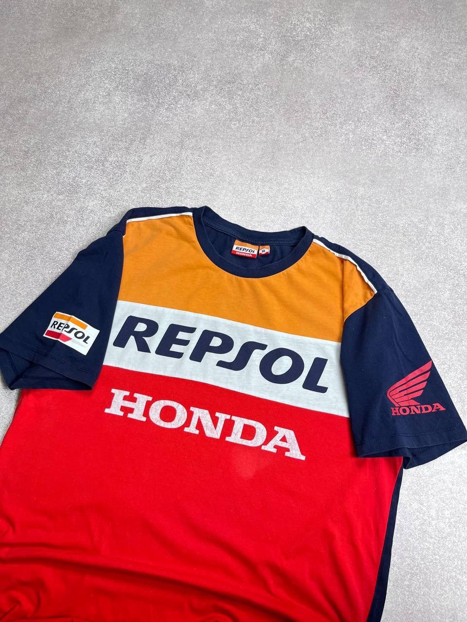 Other Vintage Repsol Honda Boxy Racing F-1 T-shirt Y2K XL Size US XL / EU 56 / 4 - 4 Thumbnail