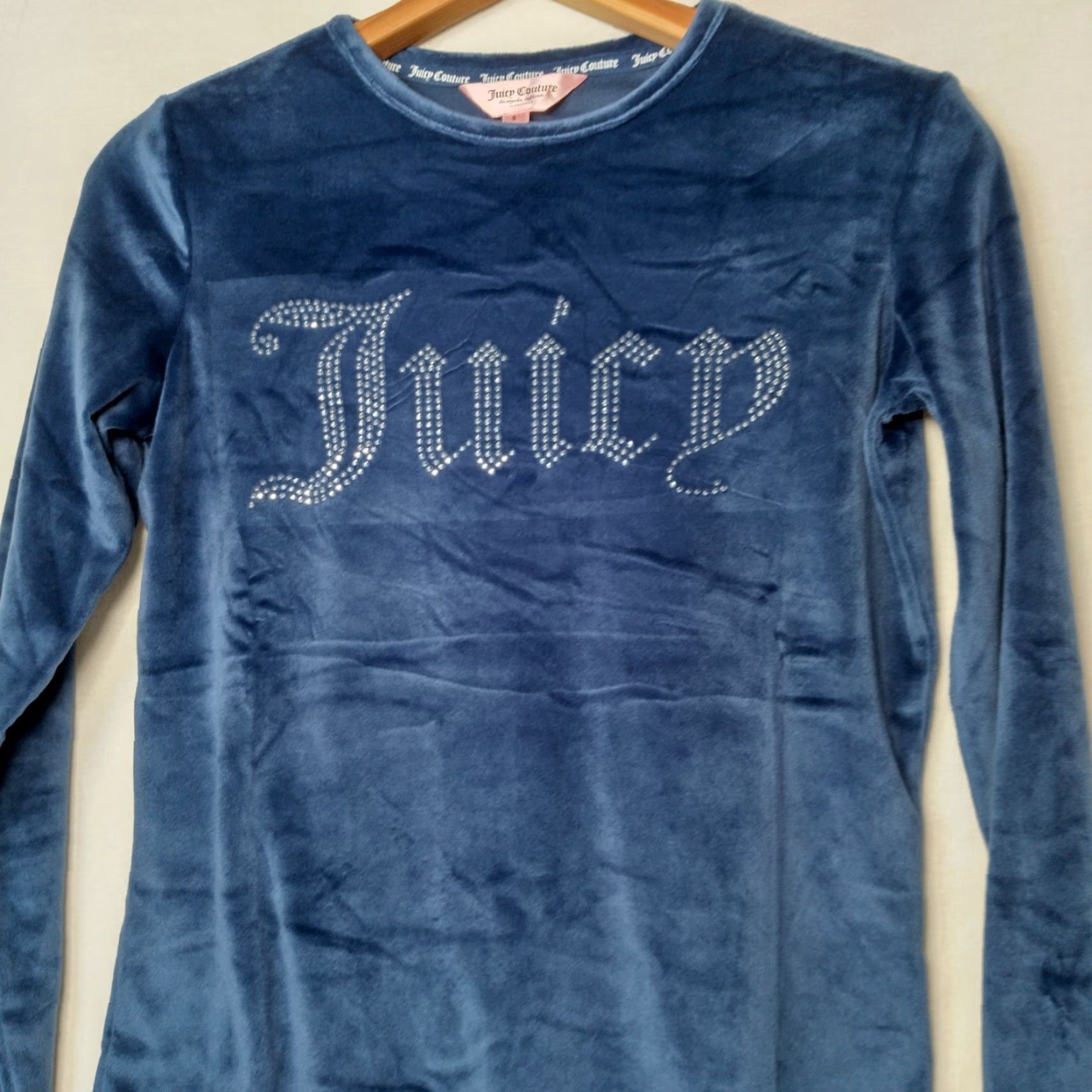 Juicy Couture Juicy Couture Sleepwear Shirt Small Blue Velour Rhinestones Long Sleeve Y2K Women Pajama Top Velvet Accent Holiday Vintage Glow Size S / US 4 / IT 40 - 7 Thumbnail