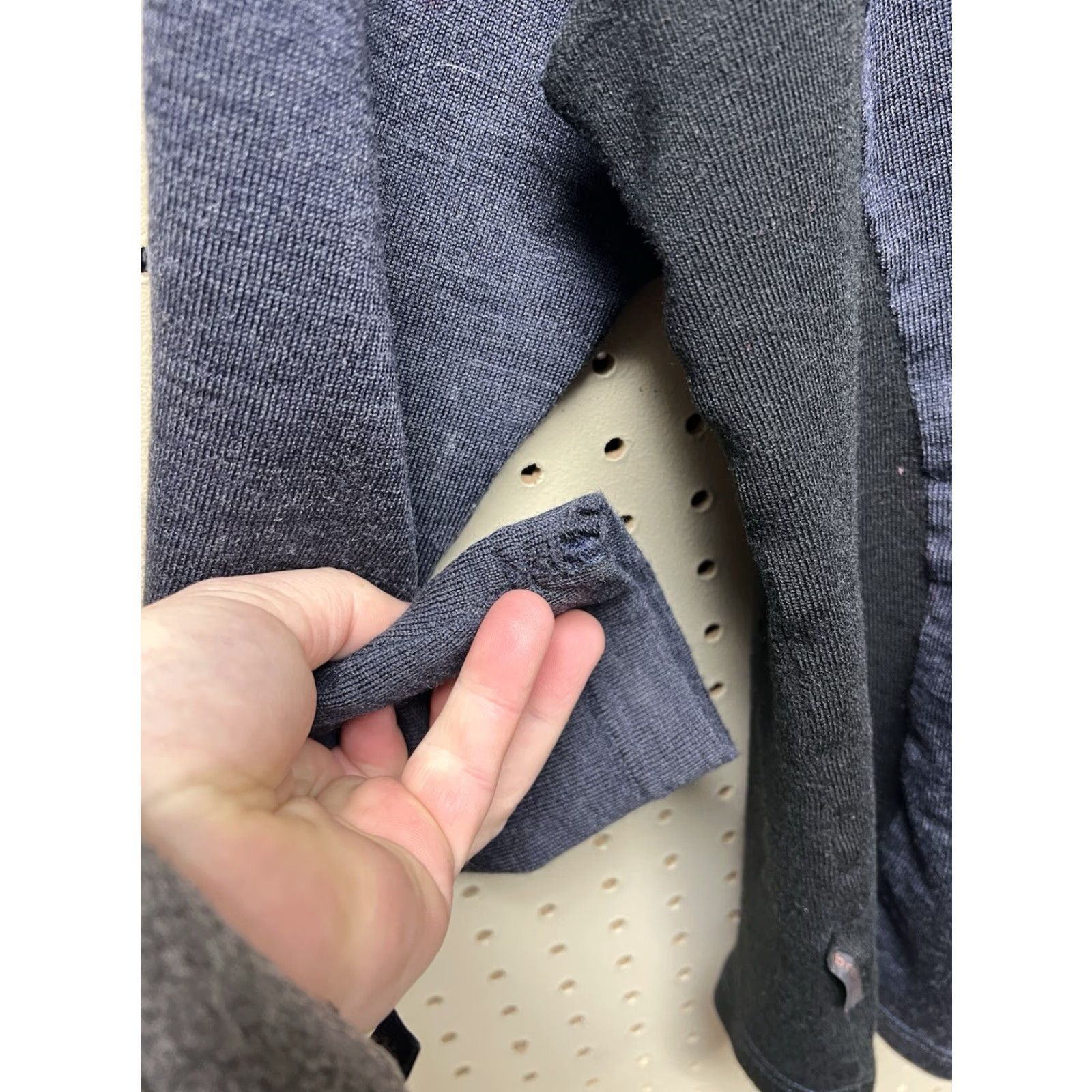 Icebreaker VINTAGE Icebreaker Long Sleeve Shirt Womens L Gray Pullover Casual Breathable Holes Distressed Size L / US 10 / IT 46 - 3 Thumbnail