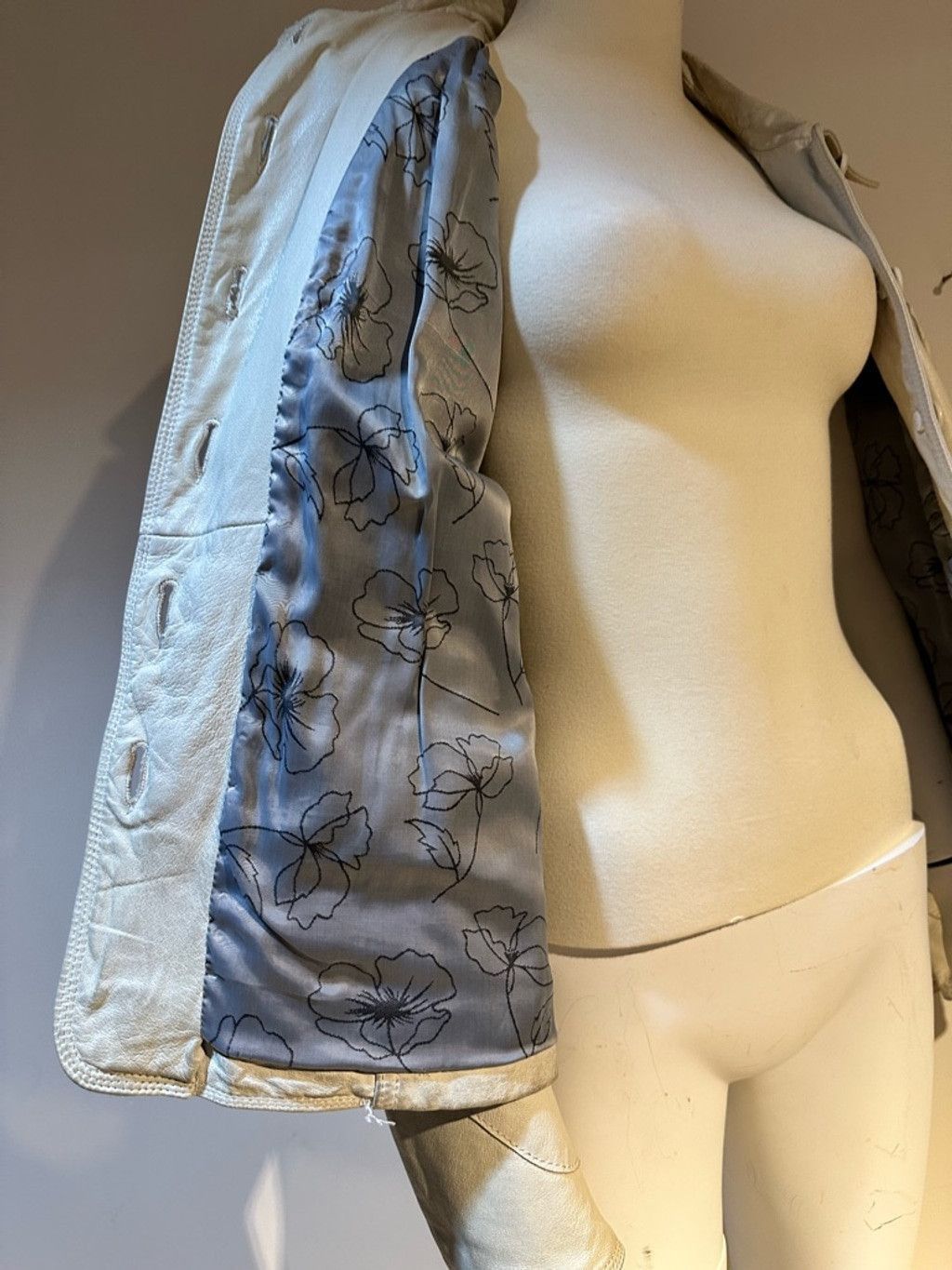 Danier Danier genuine leather off white size L, Size L / US 10 / IT 46 - 6 Thumbnail