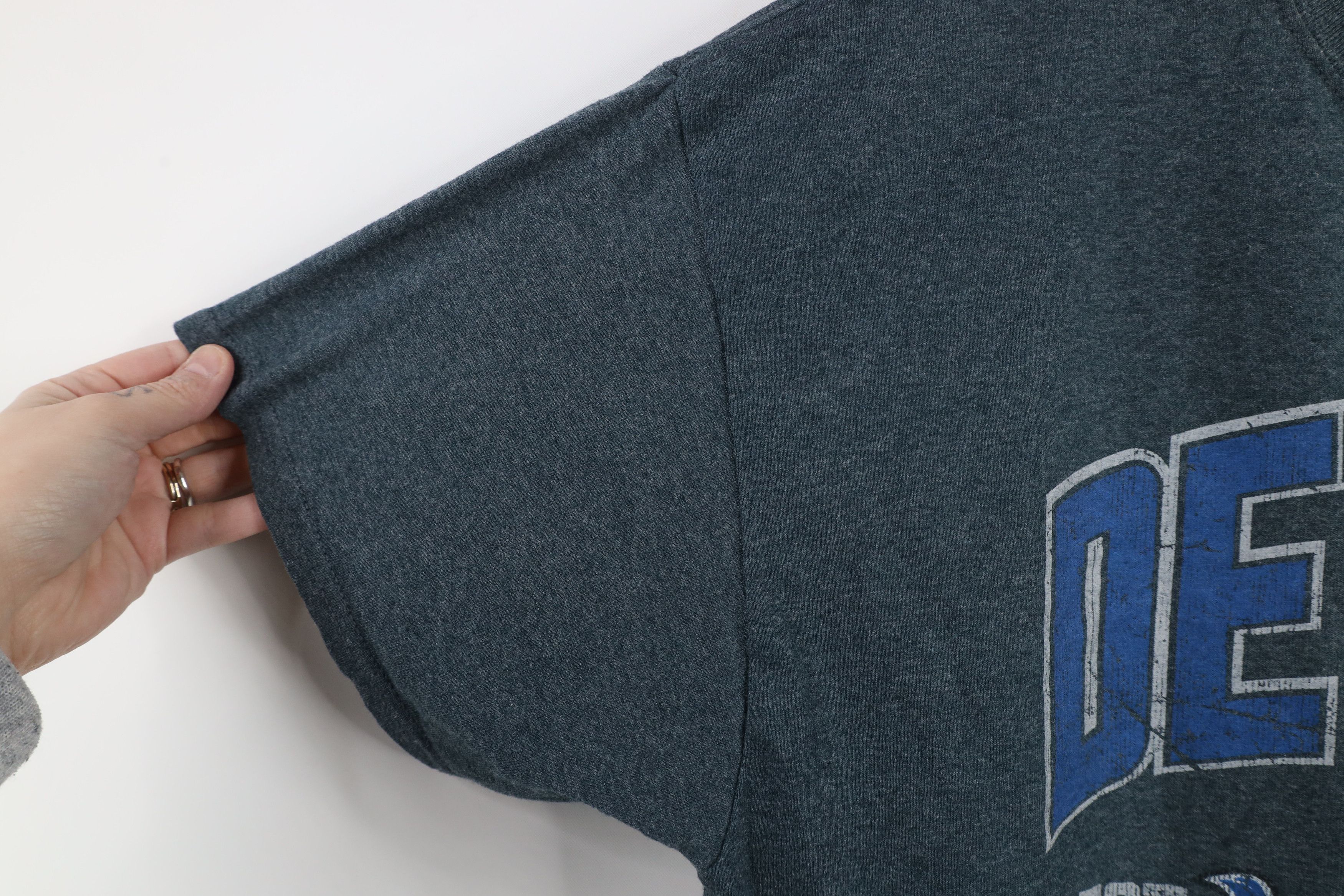 Vintage Vintage Y2K NFL Detroit Lions Football T-Shirt Gray Size US XL / EU 56 / 4 - 5 Thumbnail