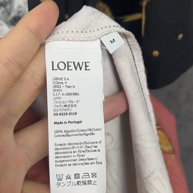 Loewe LOEWE Old portraits are full of prints that destroy short Size M / US 6-8 / IT 42-44 - 4 Thumbnail