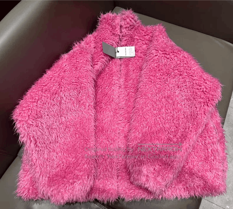 Balenciaga Balenciaga Pink Teddy Bear Faux Fur Size XS / US 0-2 / IT 36-38 - 1 Thumbnail