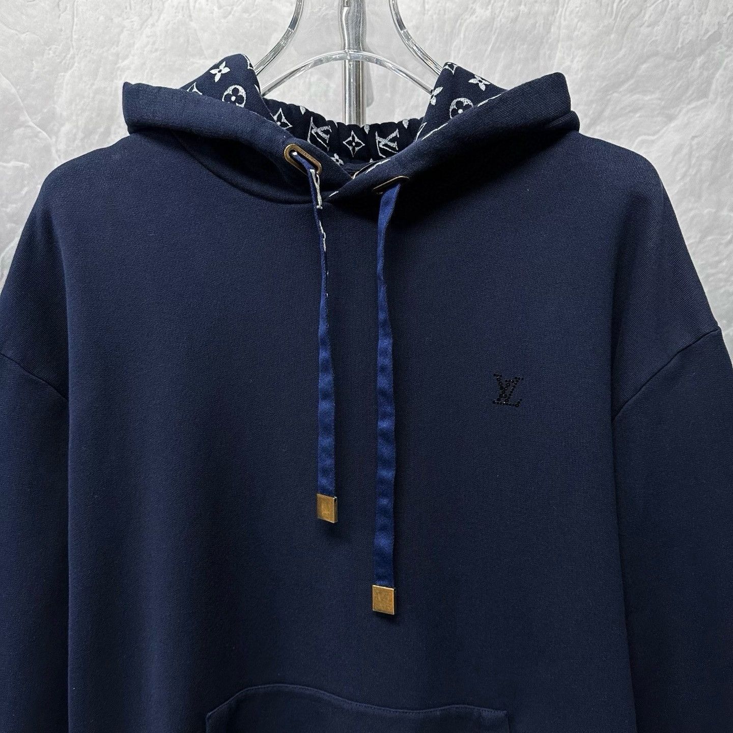 Louis Vuitton Louis Vuitton SS25 Ski Rhinestone Logo Hoodie Size US XXL / EU 58 / 5 - 2 Thumbnail