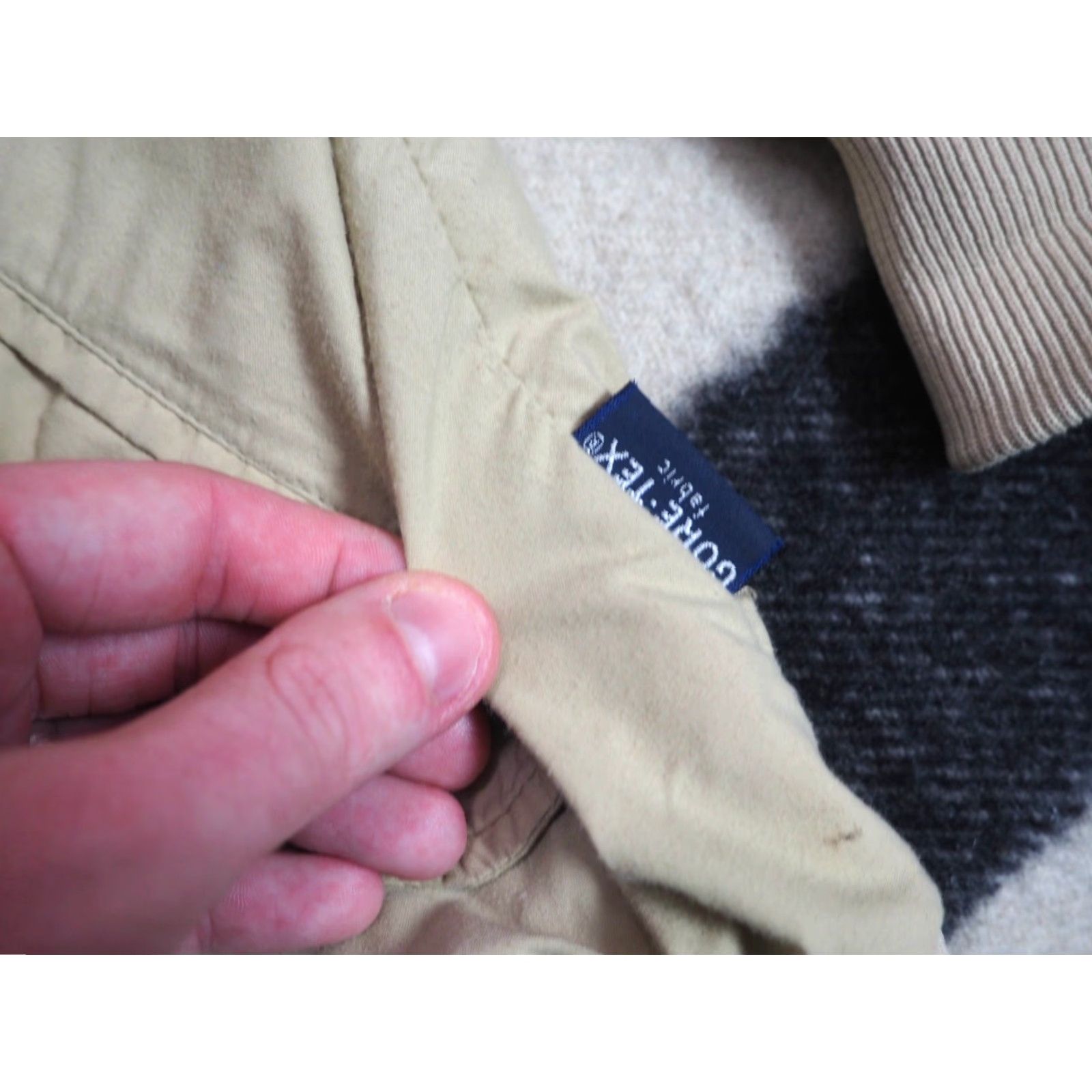 Vintage VTG 80s REI GTX Goretex Beige Plaid Lined Nylon Outdoor Bomber Jacket Mens M Size US M / EU 48-50 / 2 - 7 Thumbnail