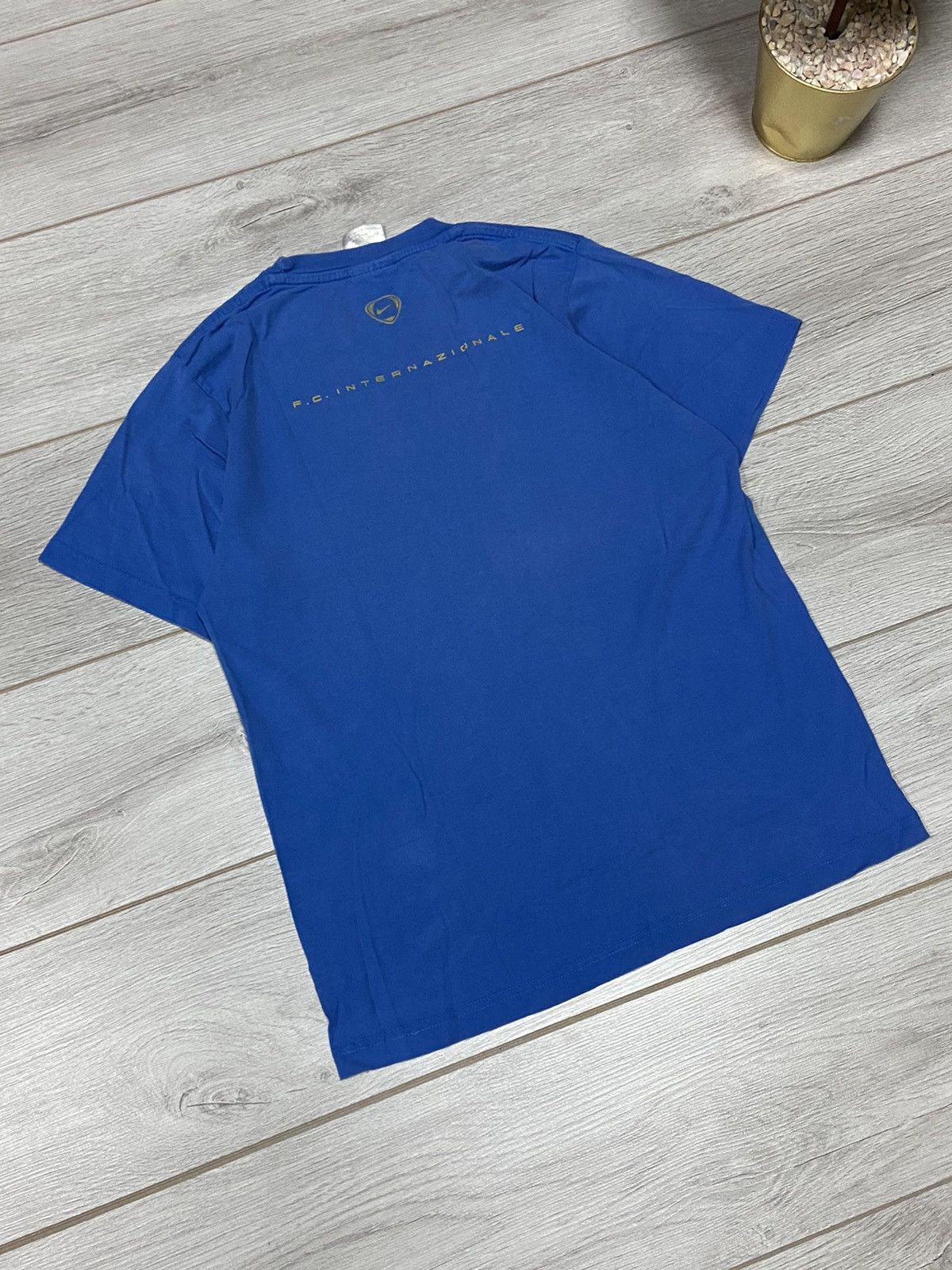 Nike Nike Inter vintage centr swoosh logo football t-shirt Size US S / EU 44-46 / 1 - 9 Thumbnail