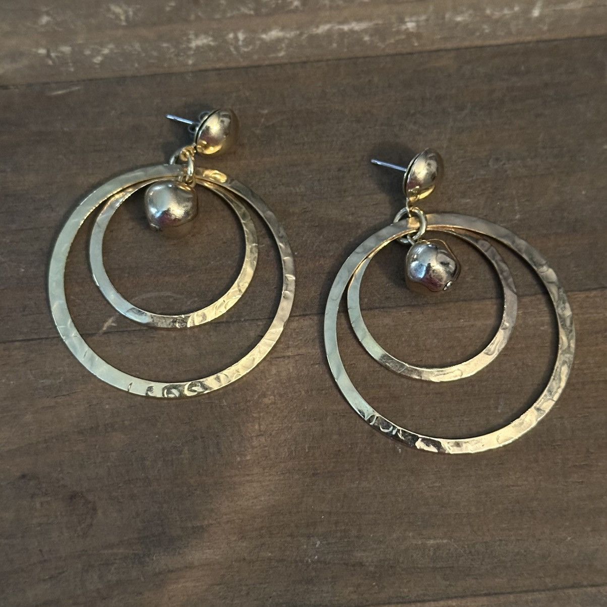 Other Gold tone layered hammered circle hoop earrings Size ONE SIZE - 5 Thumbnail