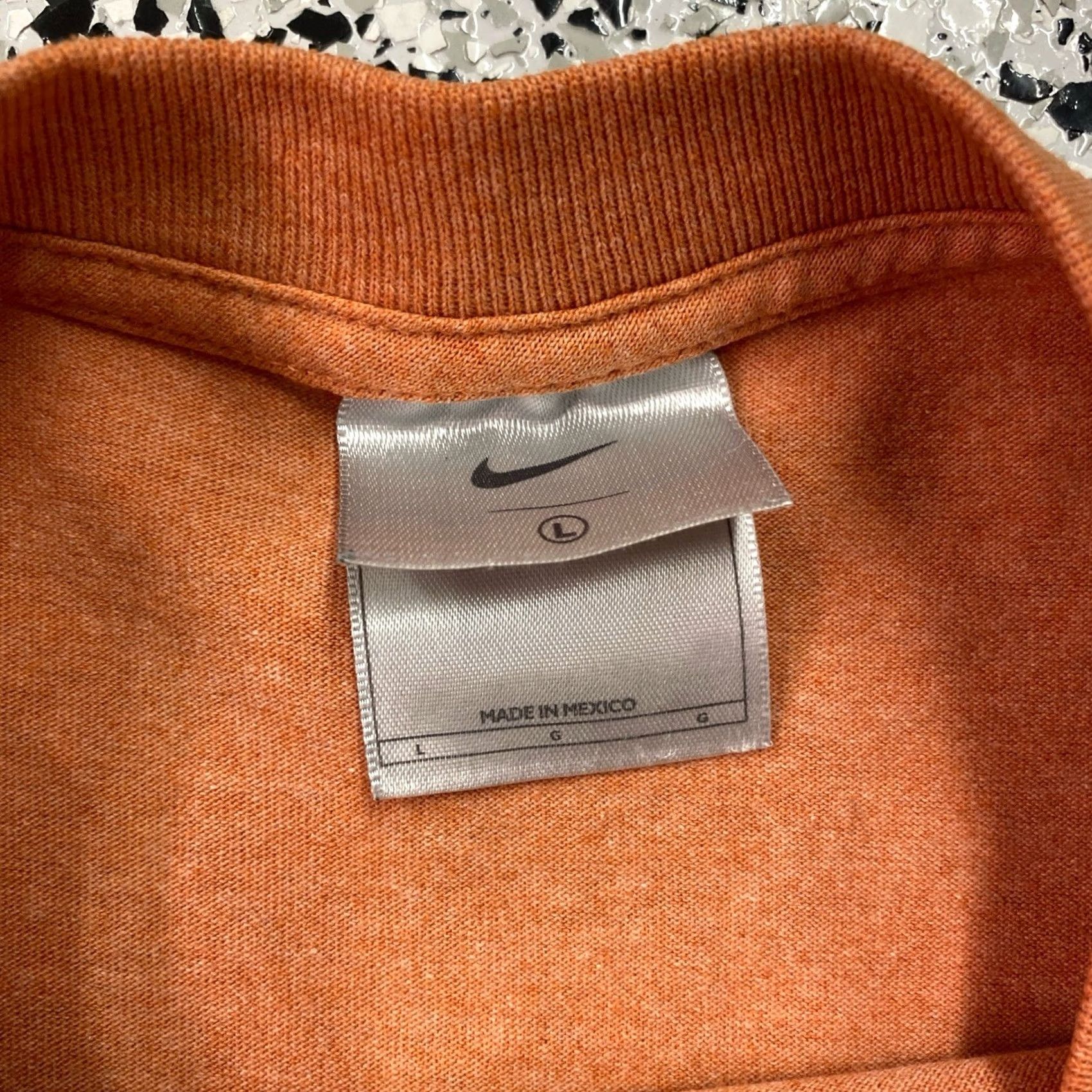 Nike VINTAGE Nike T-Shirt Adult Large Orange Black Swoosh 90s Cotton Active Shirt Mens 90s Sports Sun-02 Size US L / EU 52-54 / 3 - 2 Thumbnail